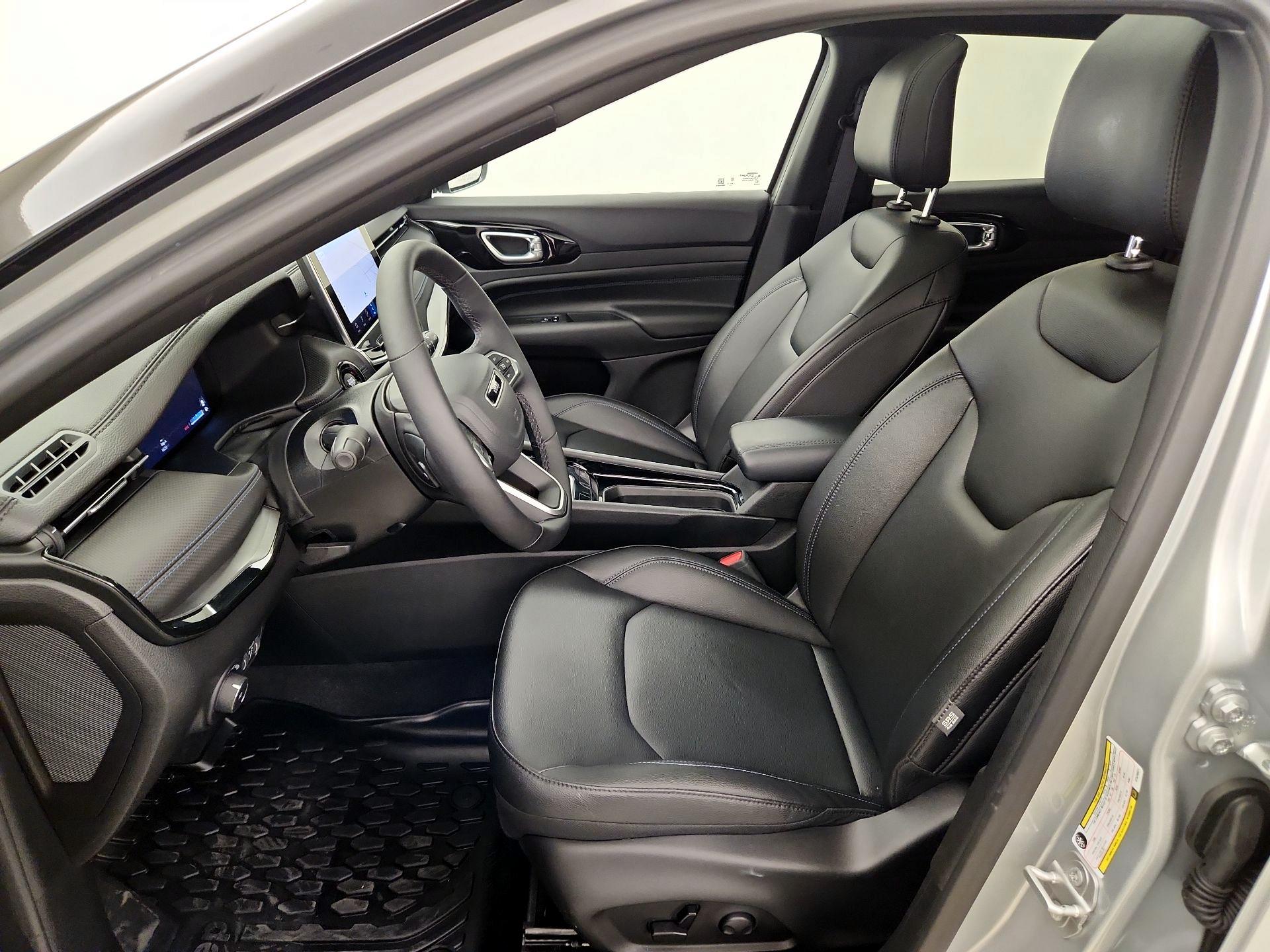 Thumbnail: 2025 Jeep Compass - 11