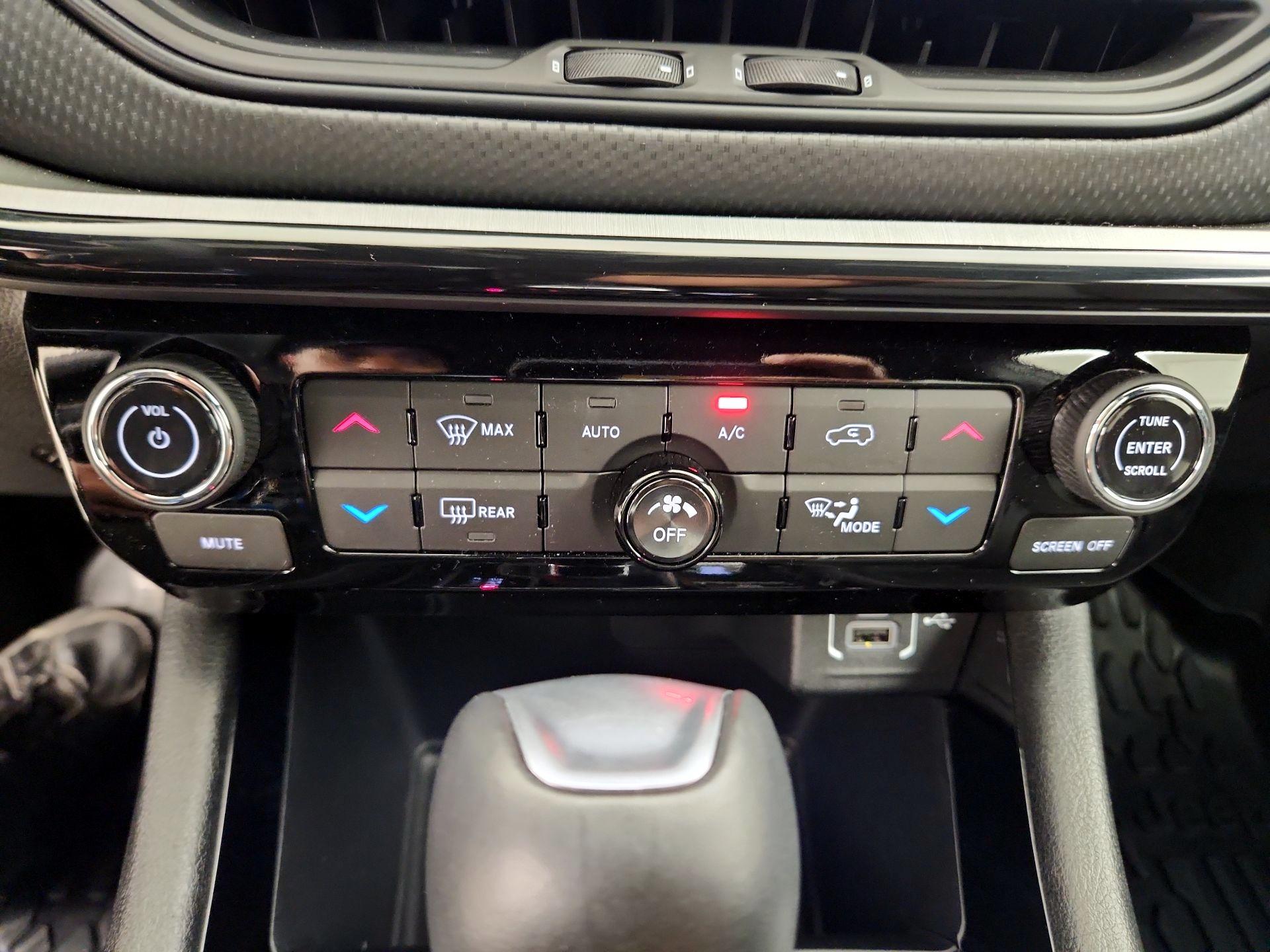 Thumbnail: 2025 Jeep Compass - 17