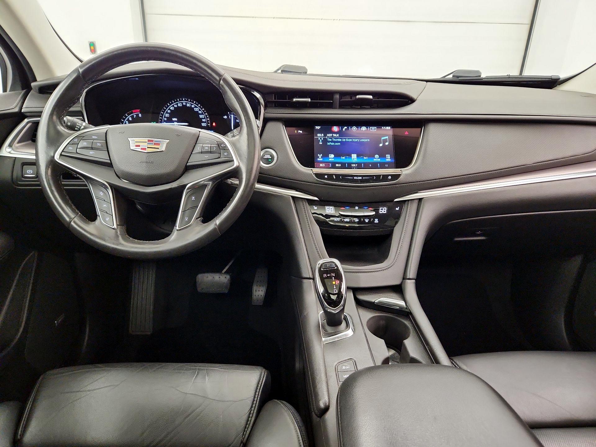 Thumbnail: 2017 Cadillac XT5 - 9