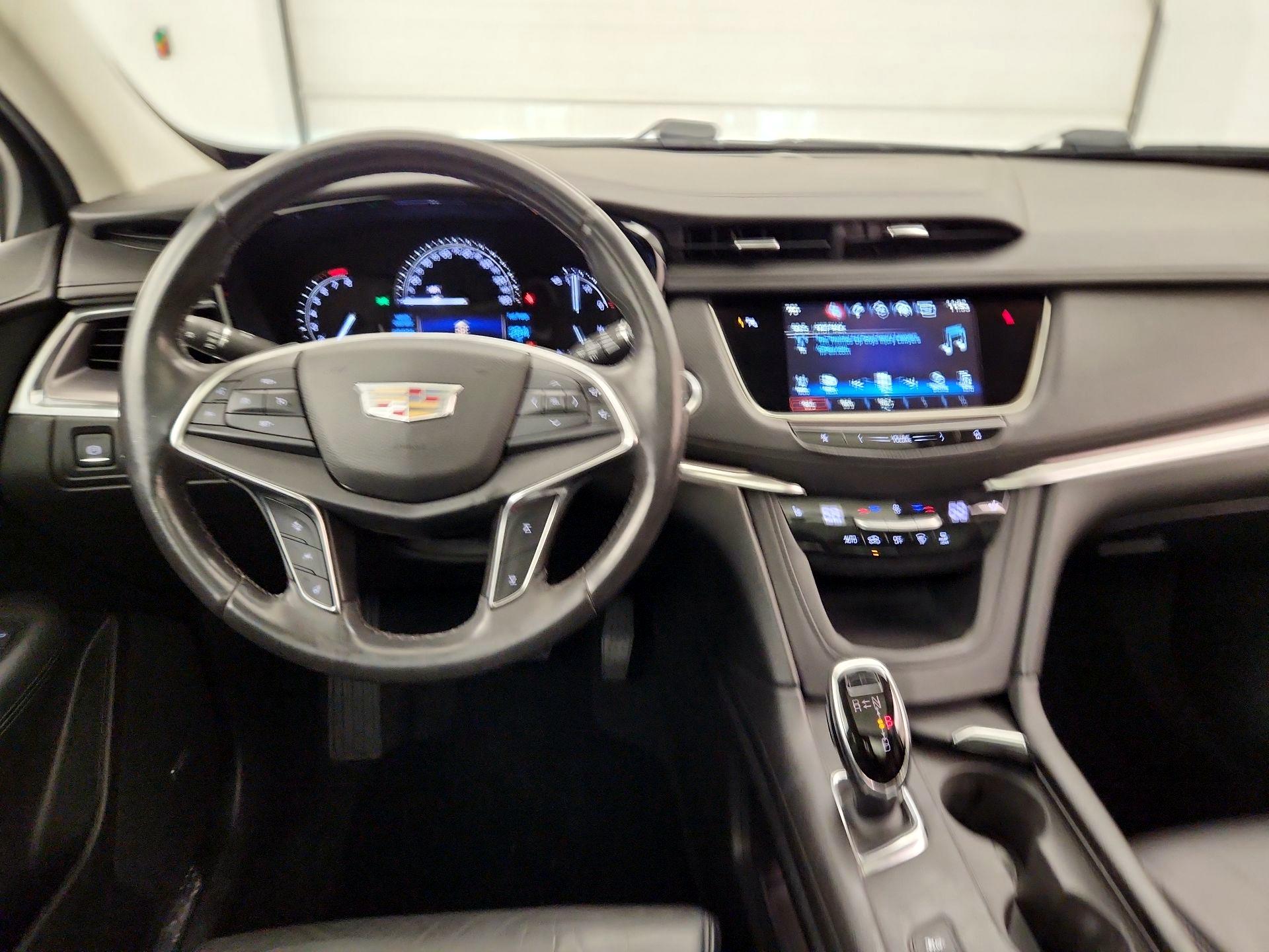 Thumbnail: 2017 Cadillac XT5 - 10