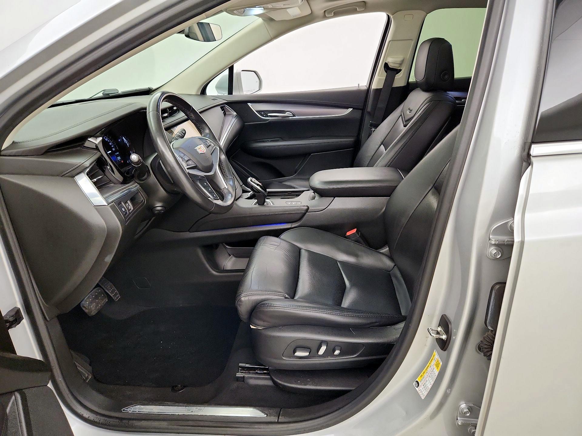 Thumbnail: 2017 Cadillac XT5 - 11