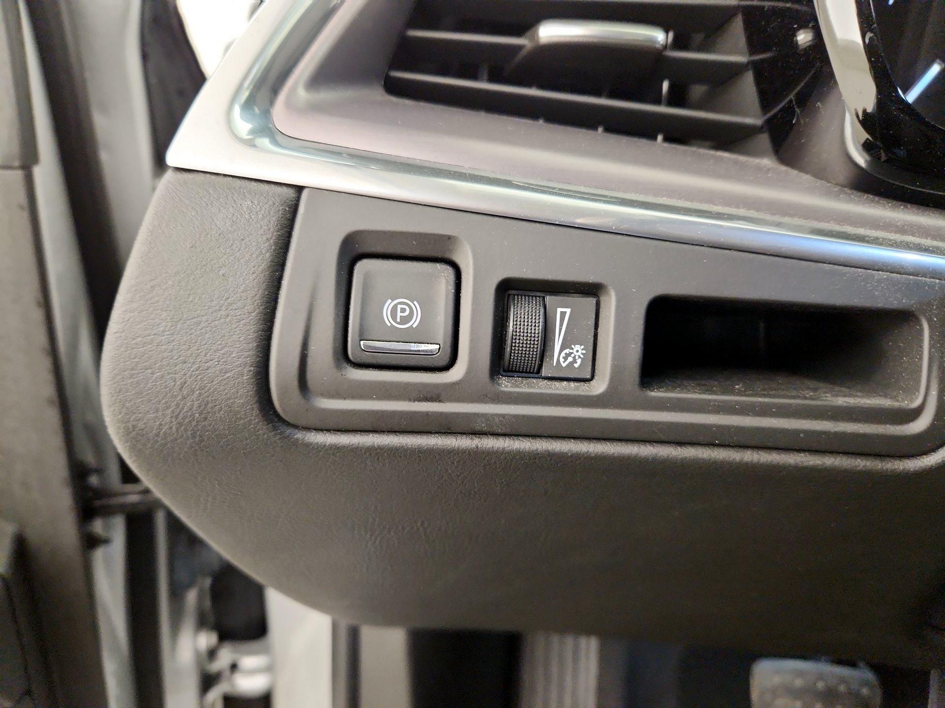 Thumbnail: 2017 Cadillac XT5 - 13