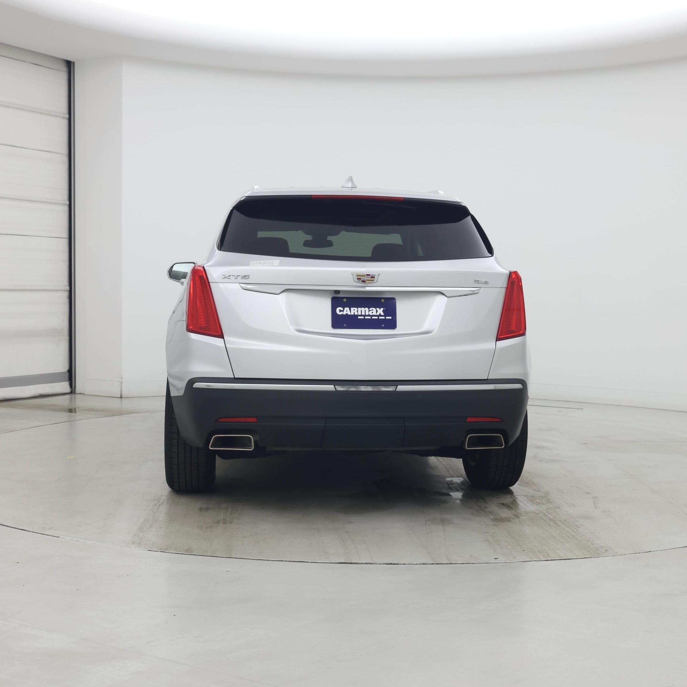 Thumbnail: 2017 Cadillac XT5 - 6