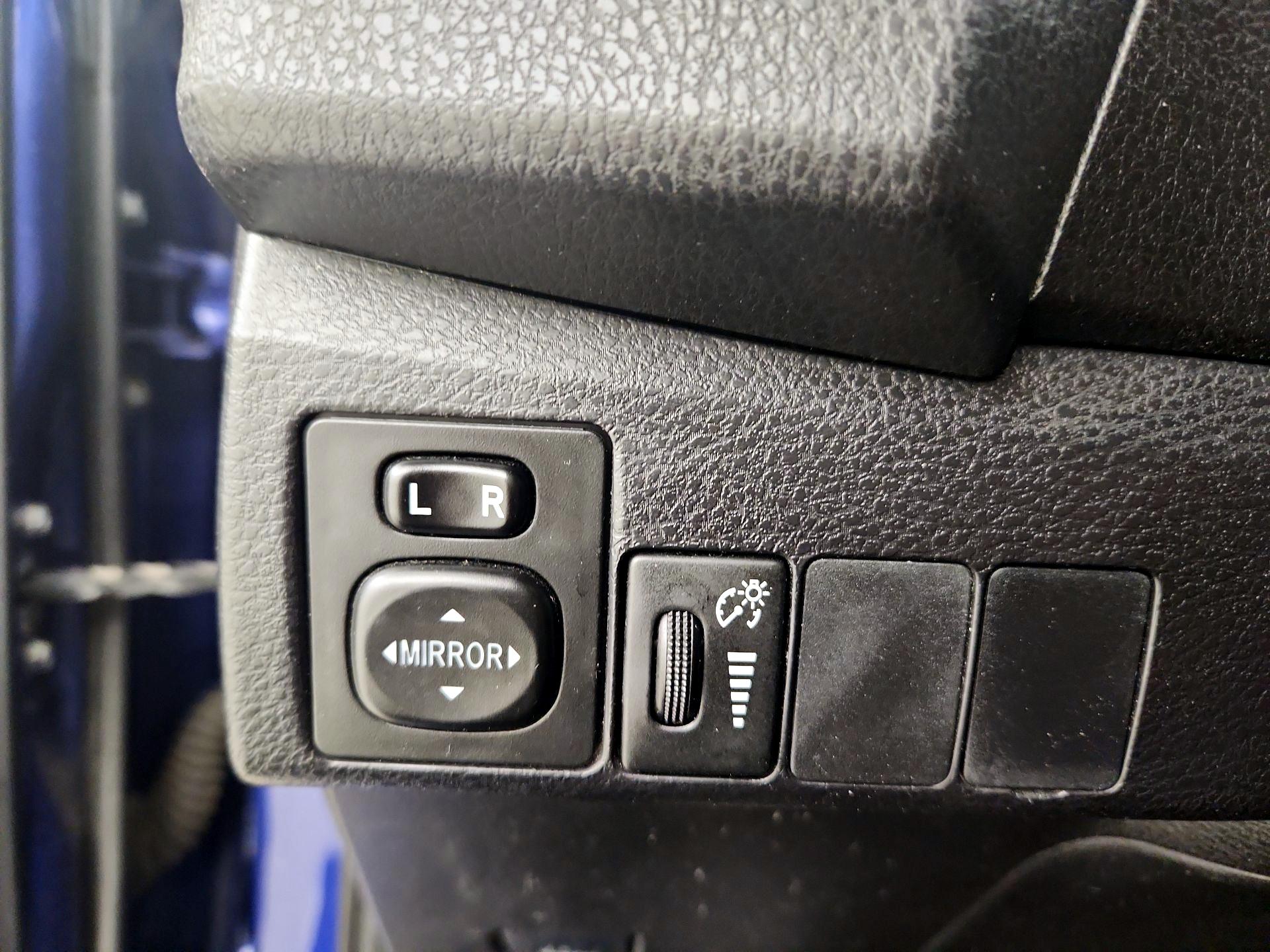 Thumbnail: 2015 Toyota Corolla - 13