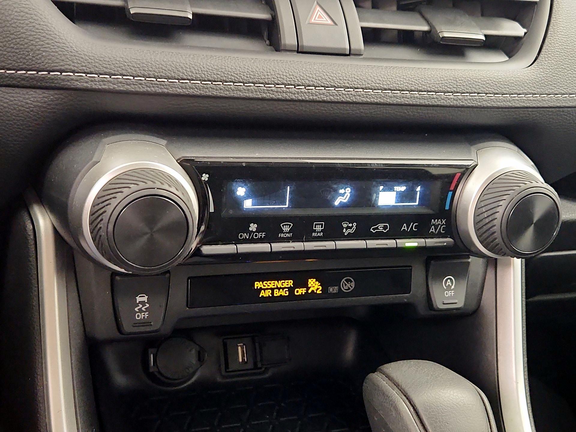 Thumbnail: 2022 Toyota RAV4 - 16