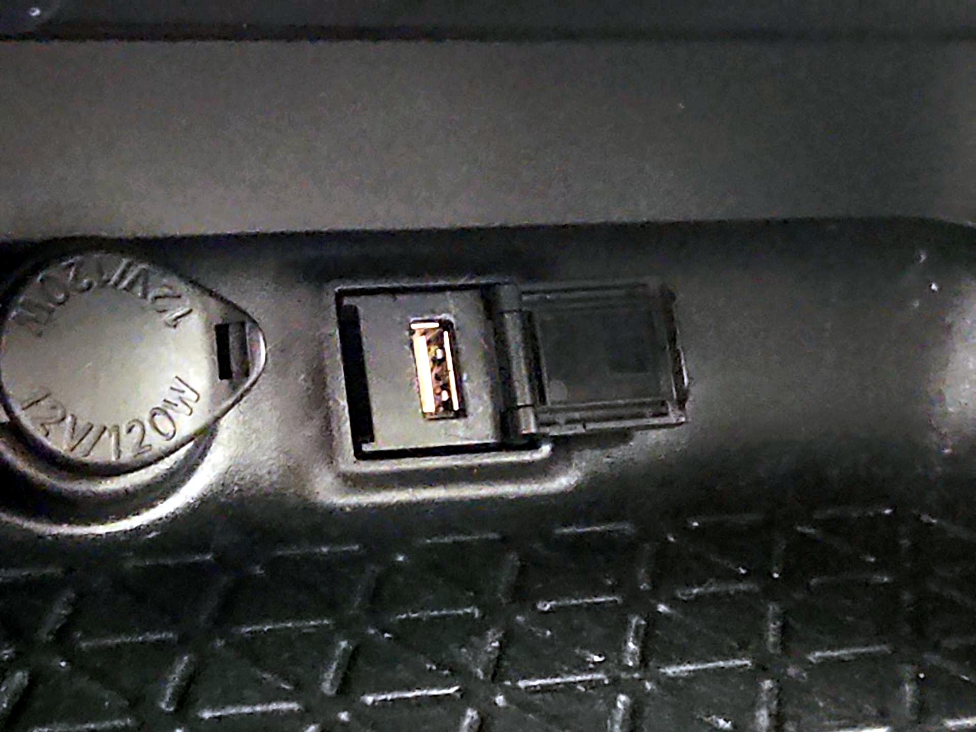 Thumbnail: 2022 Toyota RAV4 - 18