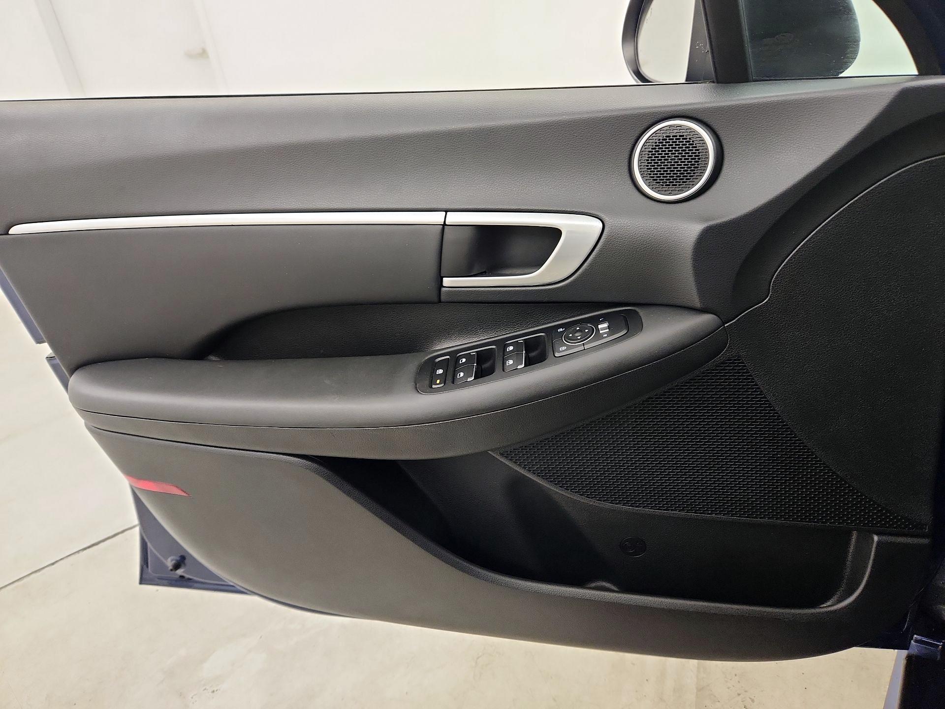 Thumbnail: 2020 Hyundai Sonata - 12