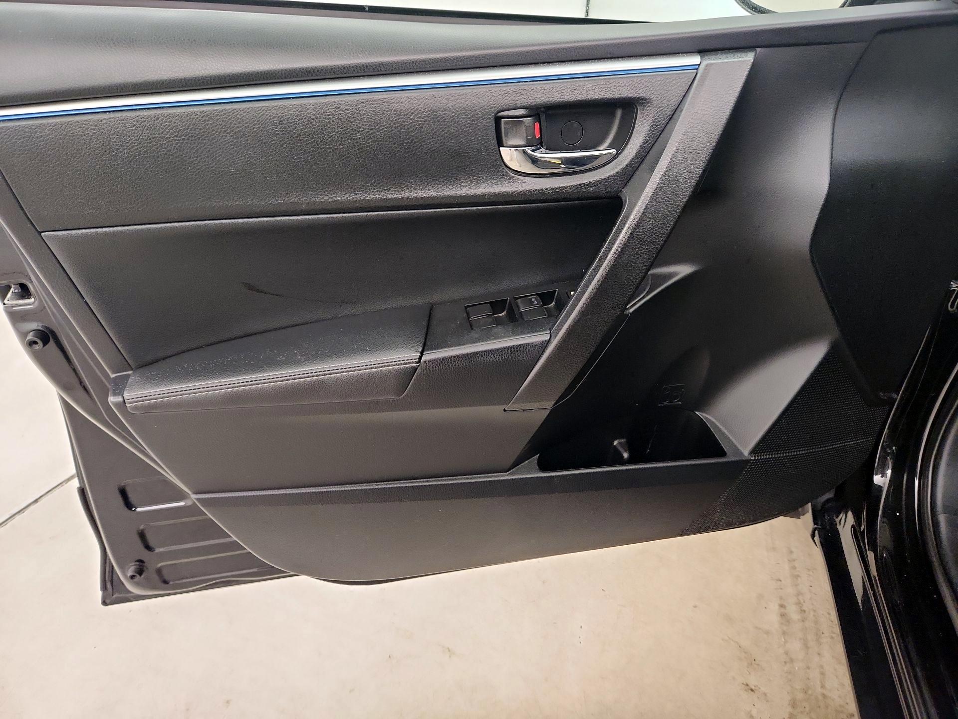 Thumbnail: 2014 Toyota Corolla - 12