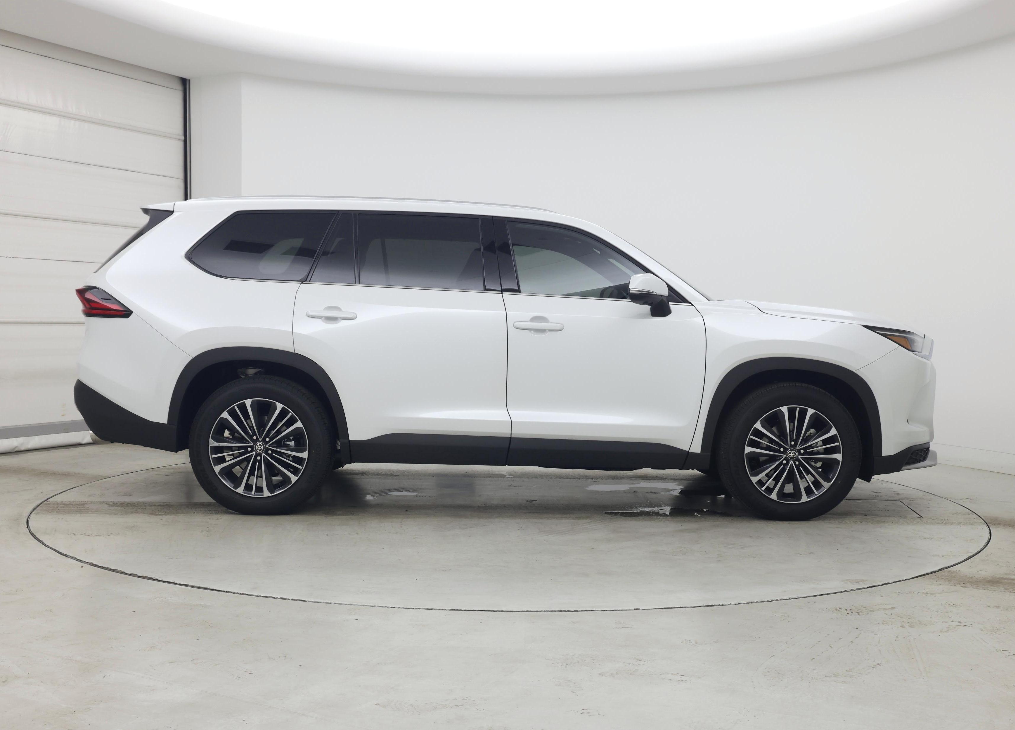 Thumbnail: 2026 Toyota Highlander - 7