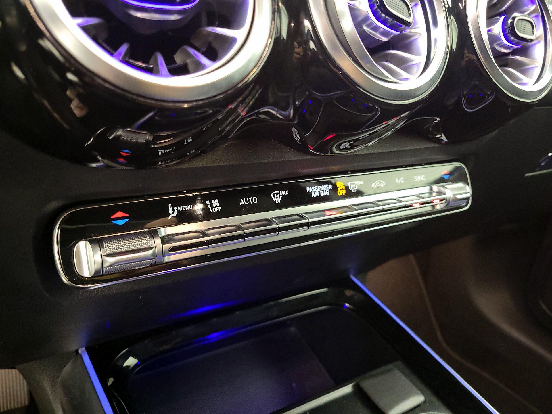 Thumbnail: 2023 Mercedes-Benz GLB - 16