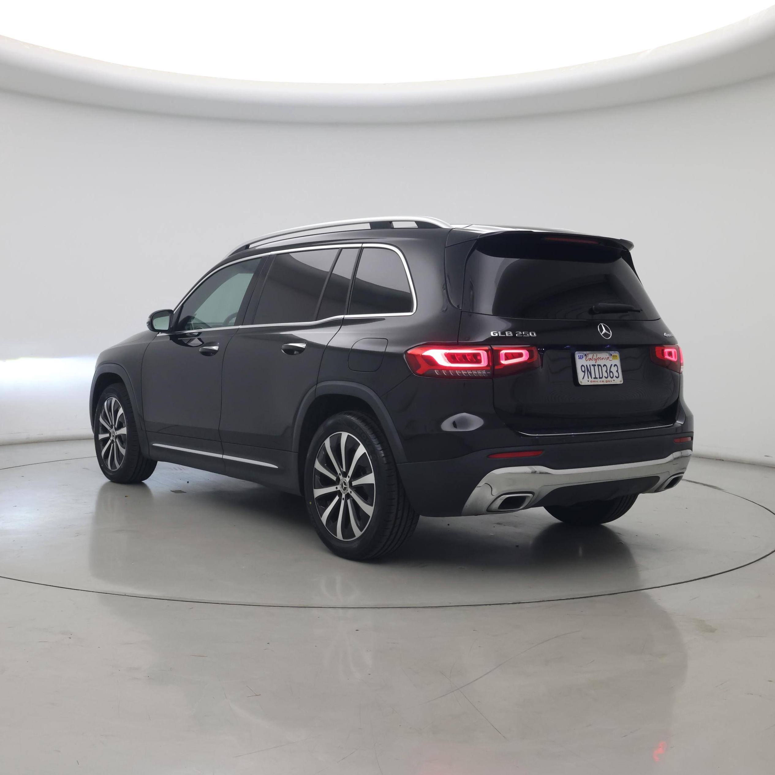 Thumbnail: 2023 Mercedes-Benz GLB - 2