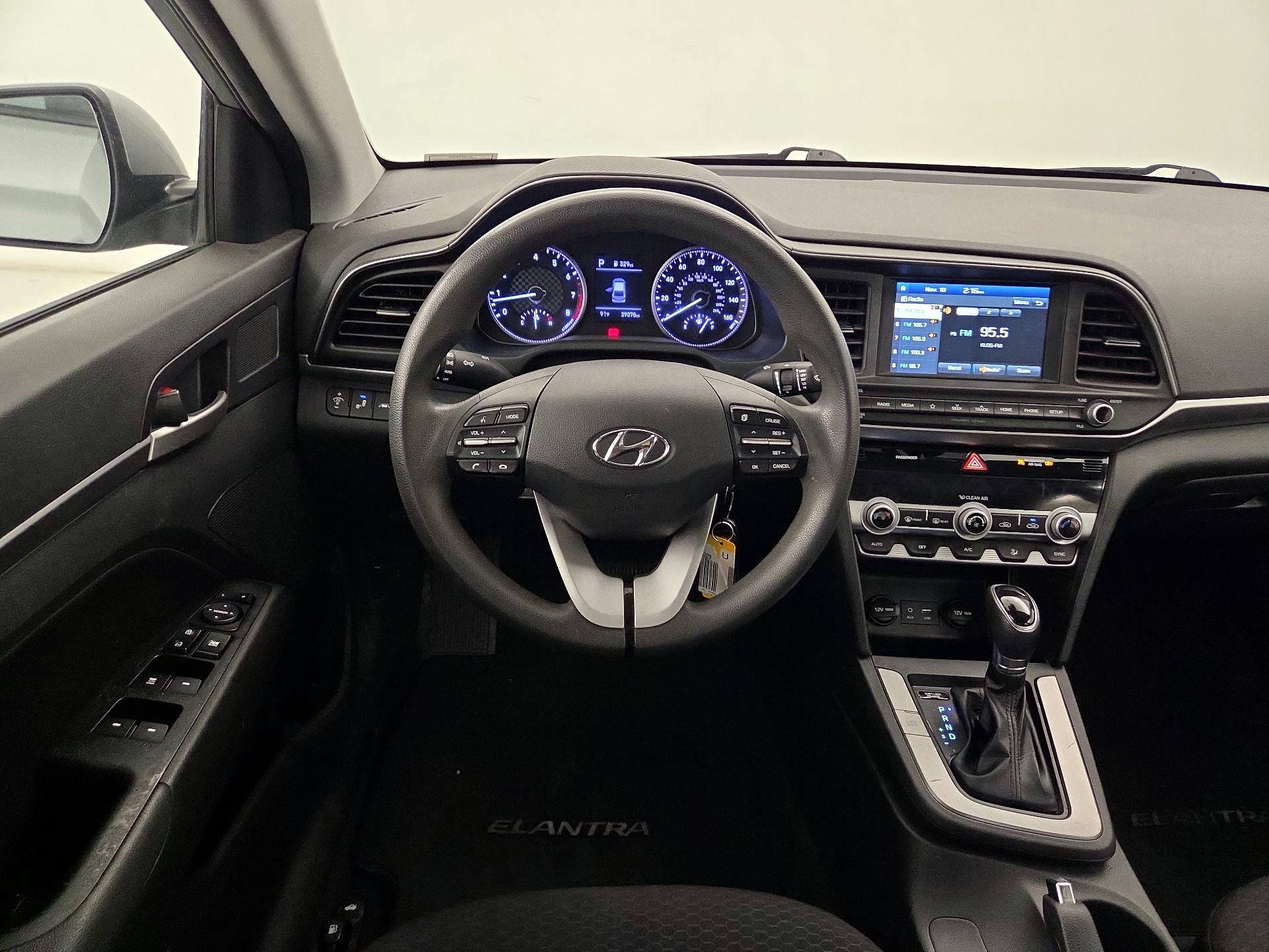 Thumbnail: 2020 Hyundai Elantra - 10