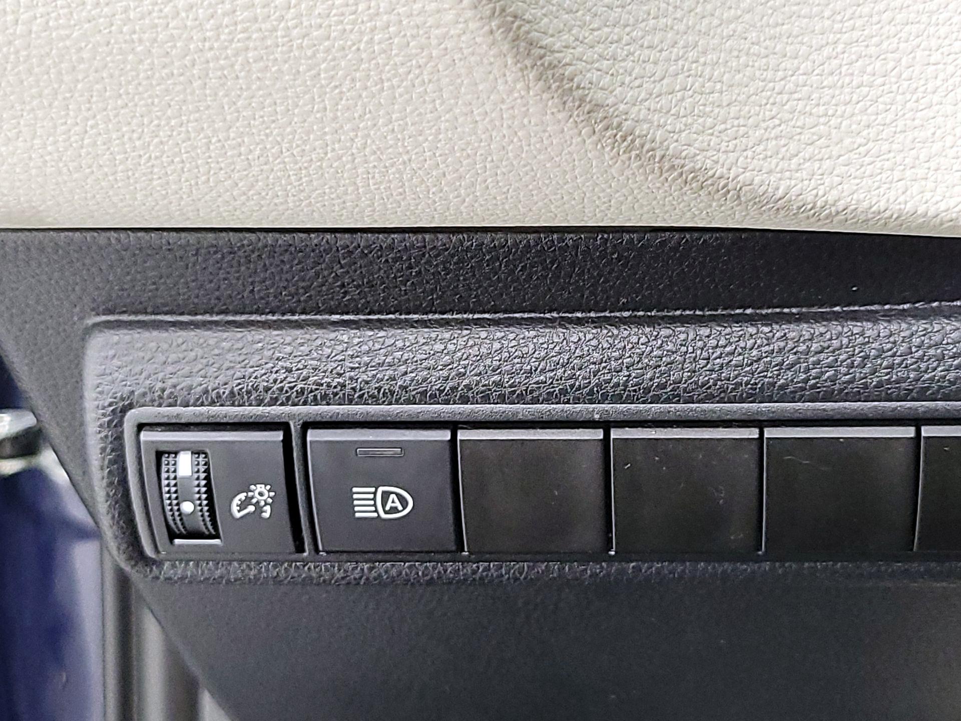 Thumbnail: 2025 Toyota Corolla - 13