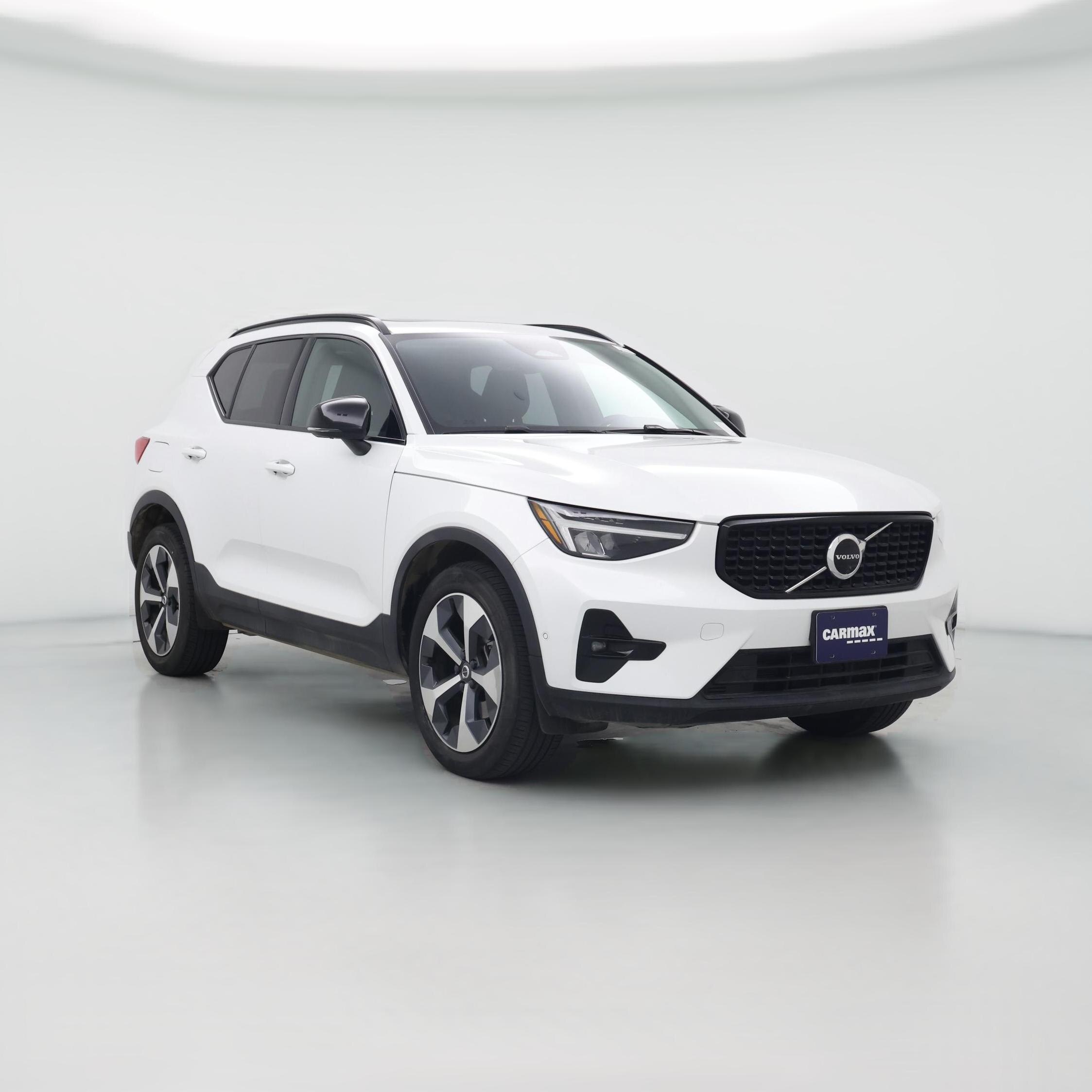 Thumbnail: 2023 Volvo XC40 - 1