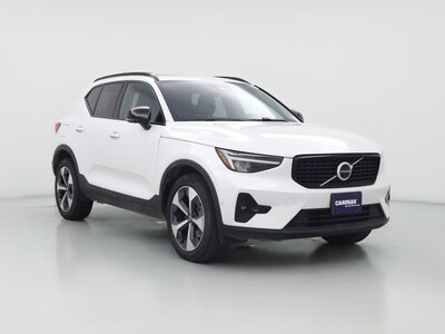 2023 Volvo XC40 B5 Plus Dark Theme