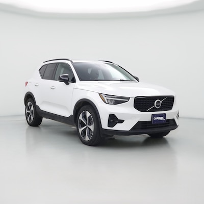 2023 Volvo XC40 B5 Plus Dark Theme