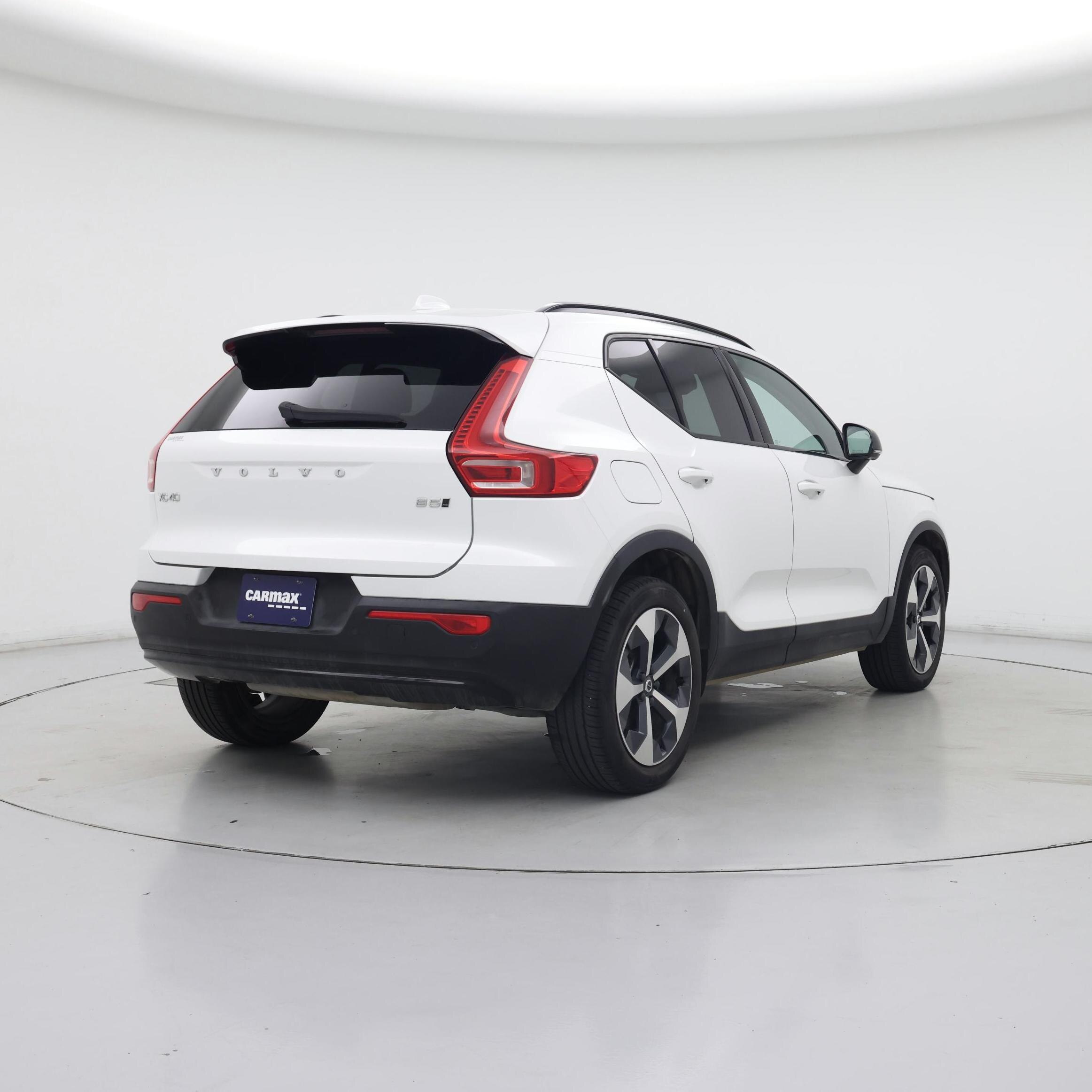 Thumbnail: 2023 Volvo XC40 - 8