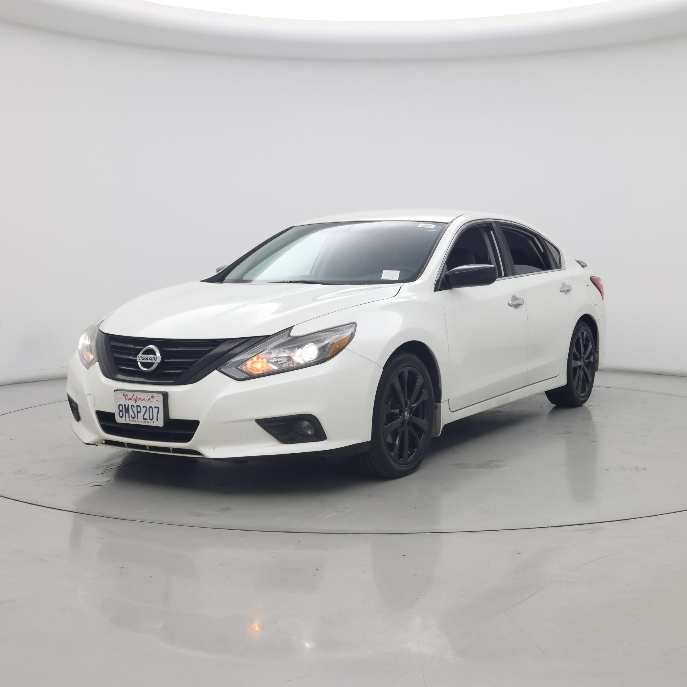 Thumbnail: 2018 Nissan Altima - 4