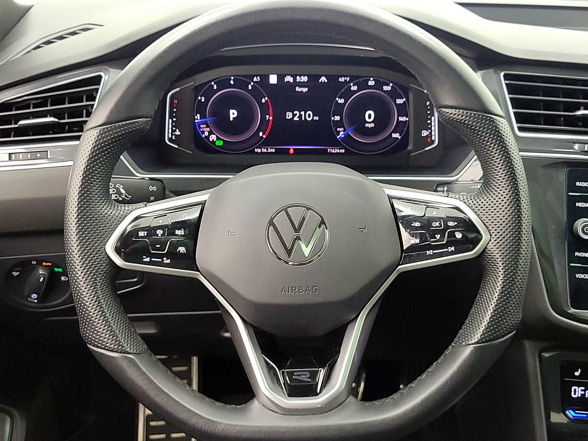 Thumbnail: 2022 Volkswagen Tiguan - 10