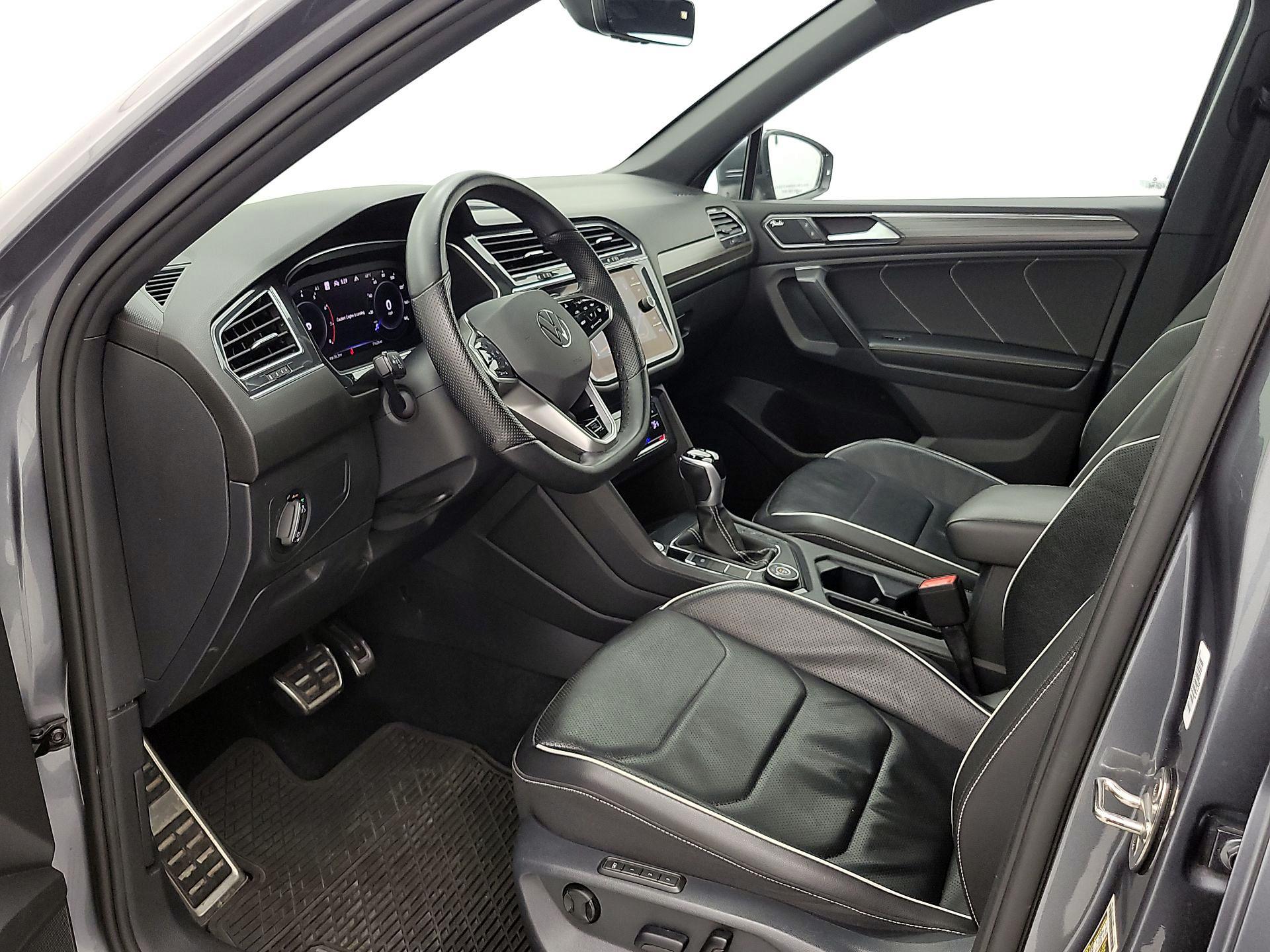 Thumbnail: 2022 Volkswagen Tiguan - 11