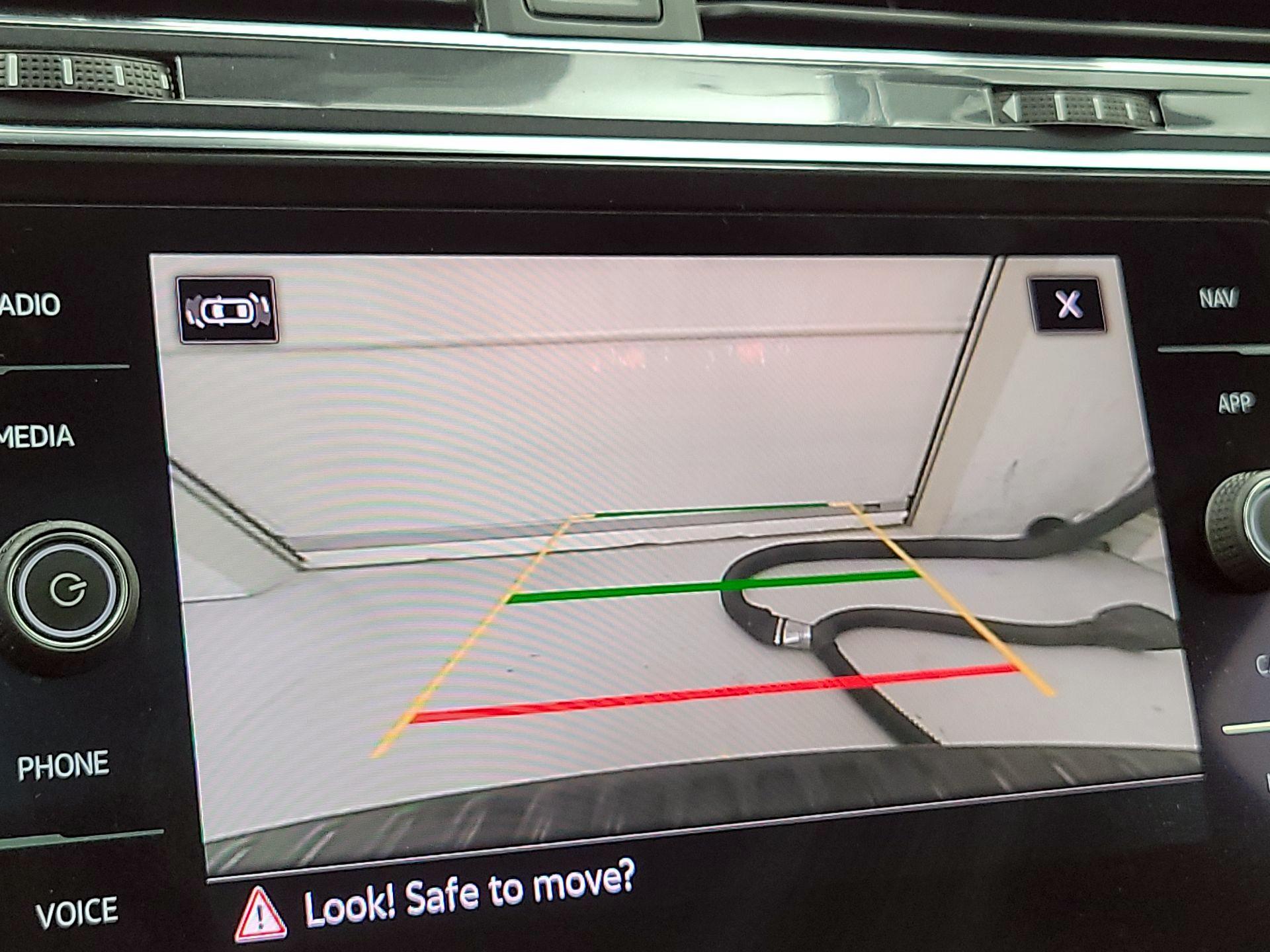 Thumbnail: 2022 Volkswagen Tiguan - 15