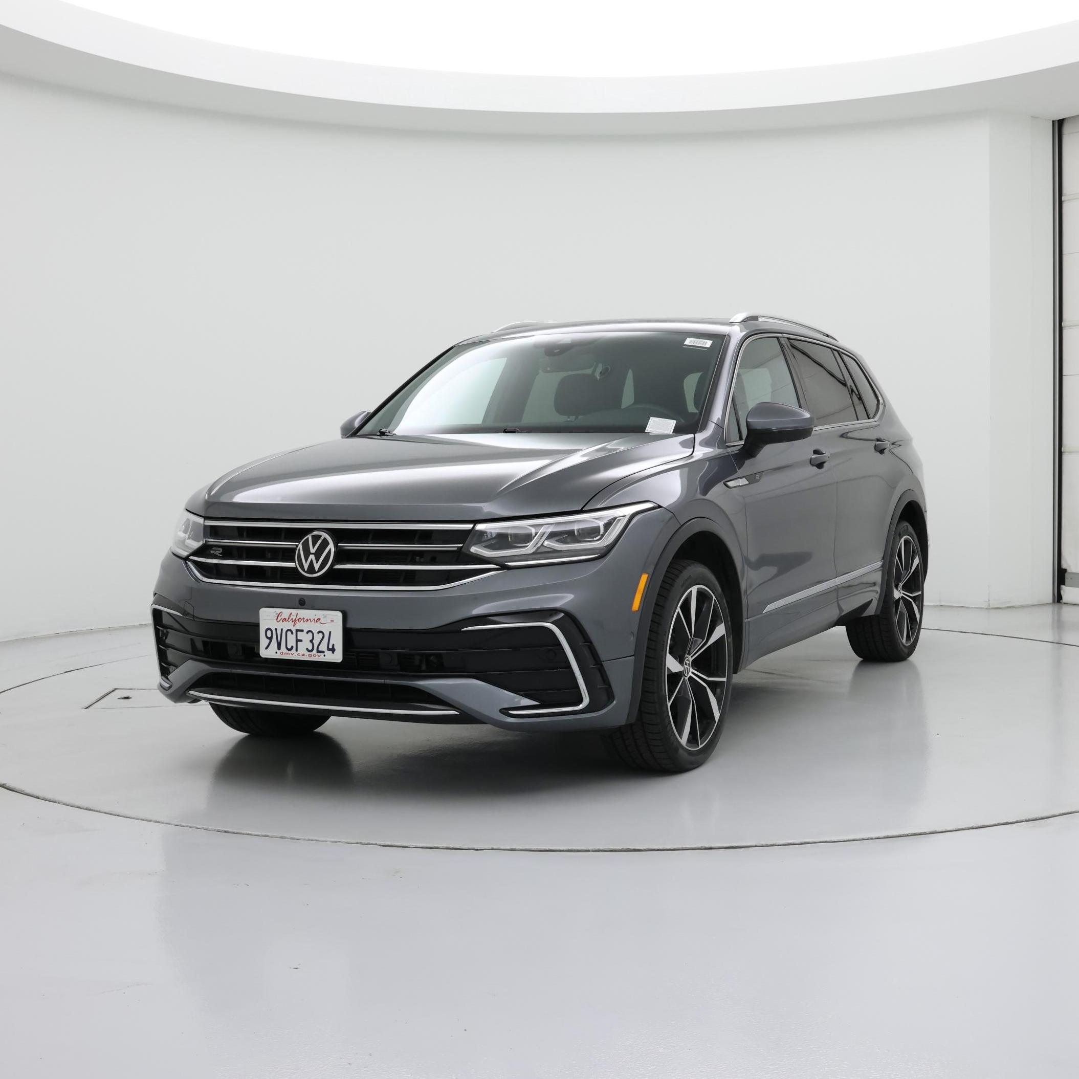 Thumbnail: 2022 Volkswagen Tiguan - 4