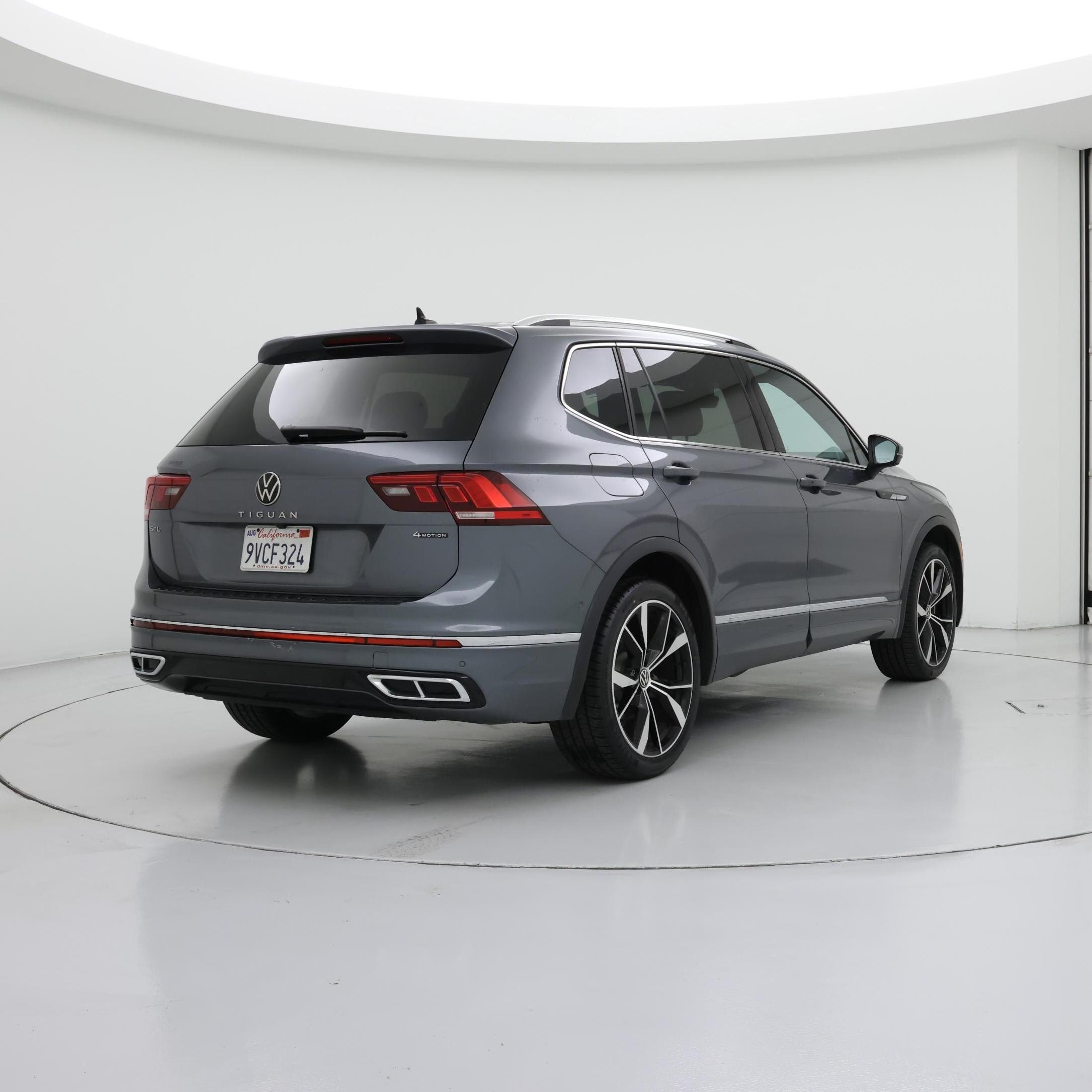 Thumbnail: 2022 Volkswagen Tiguan - 8