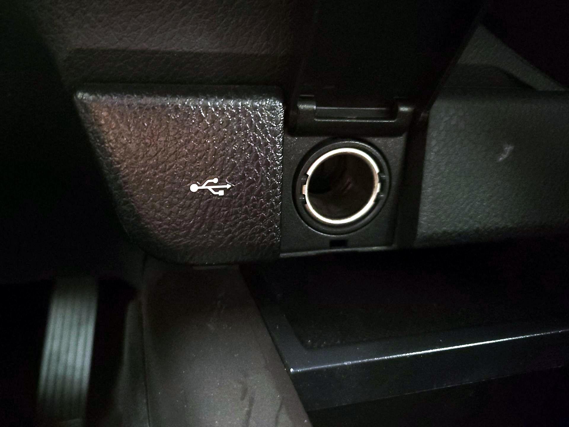 Thumbnail: 2023 Toyota Camry - 18