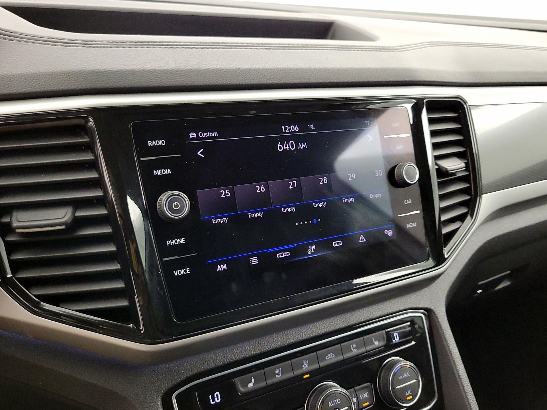 Thumbnail: 2023 Volkswagen Atlas - 16