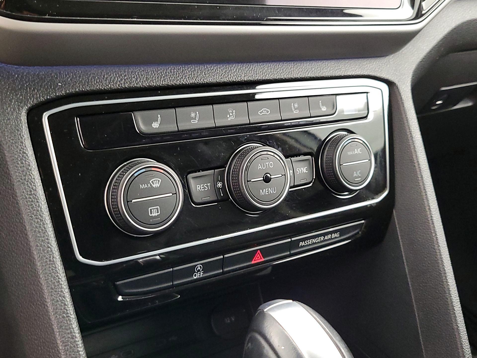 Thumbnail: 2023 Volkswagen Atlas - 17