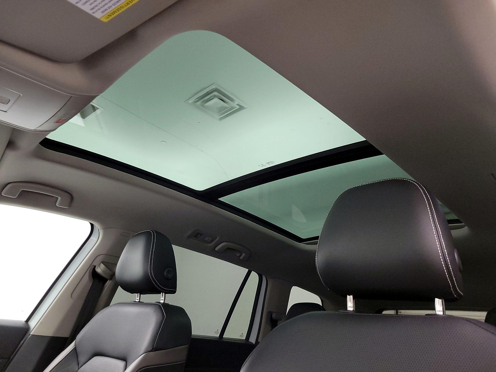 Thumbnail: 2023 Volkswagen Atlas - 19