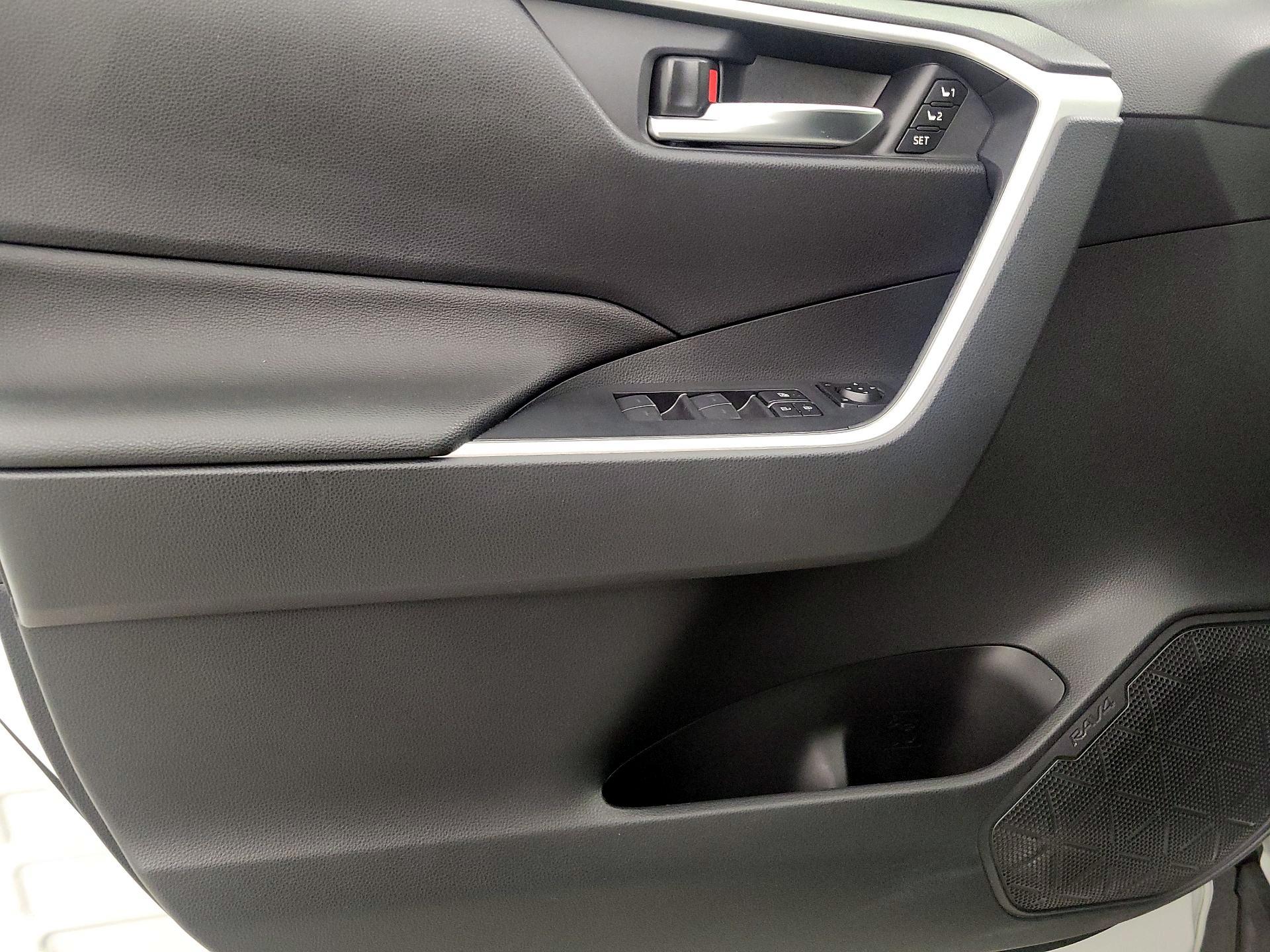 Thumbnail: 2024 Toyota RAV4 - 12