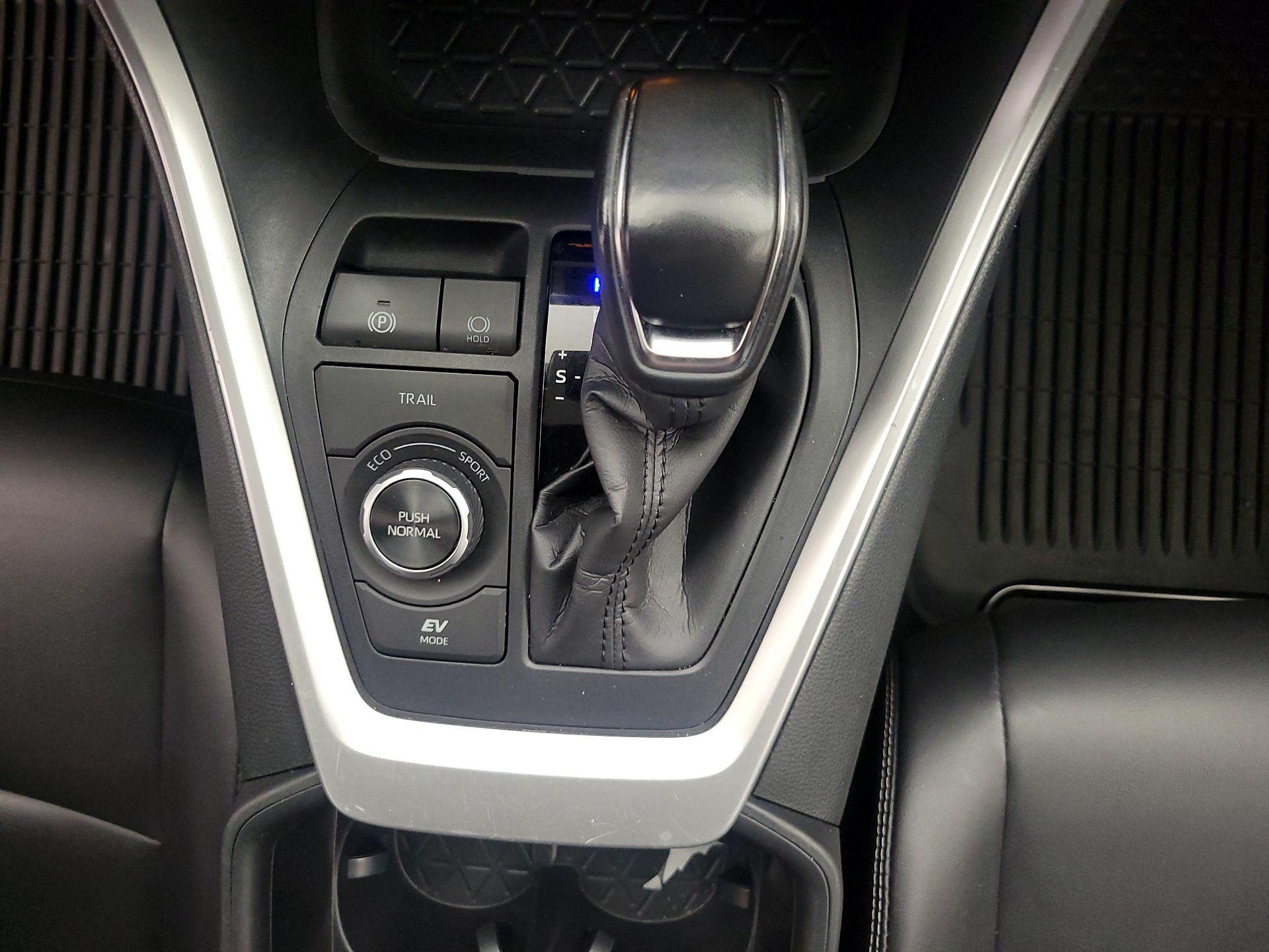 Thumbnail: 2024 Toyota RAV4 - 17