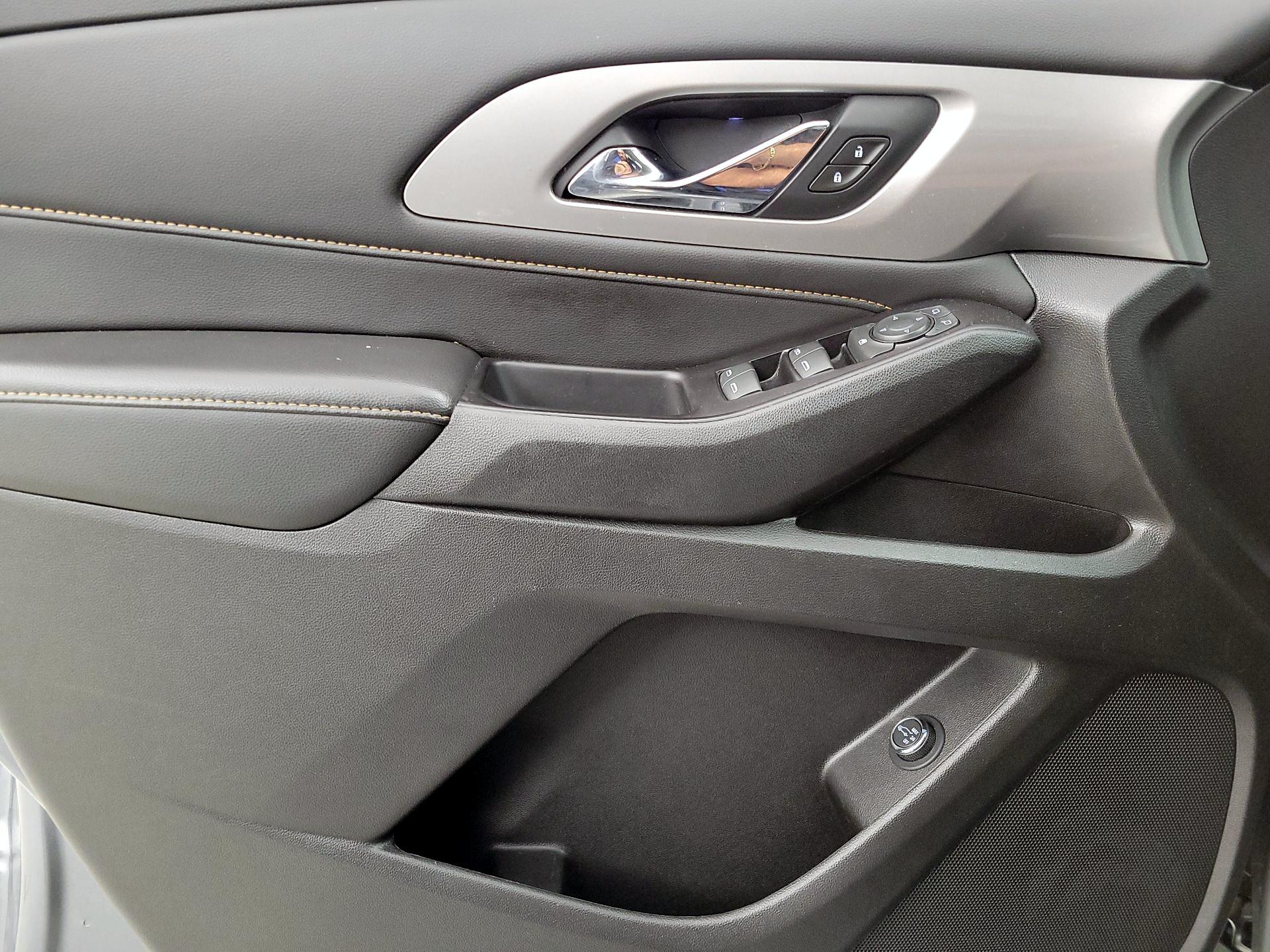 Thumbnail: 2019 Chevrolet Traverse - 12