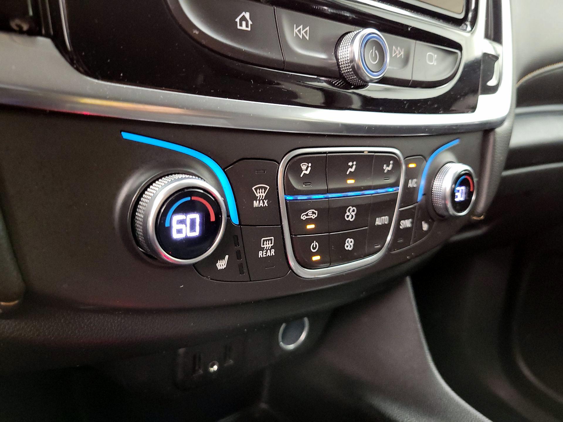 Thumbnail: 2019 Chevrolet Traverse - 16