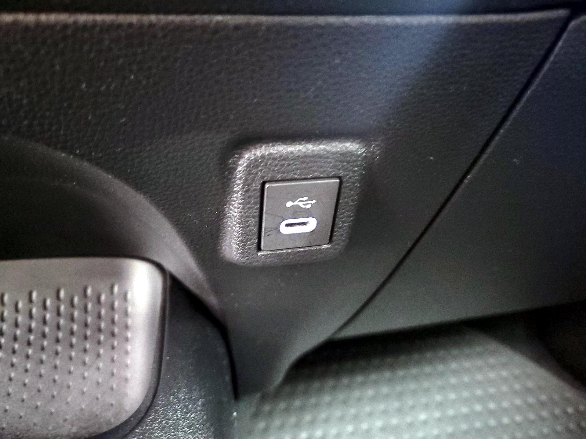 Thumbnail: 2025 Toyota Corolla - 18