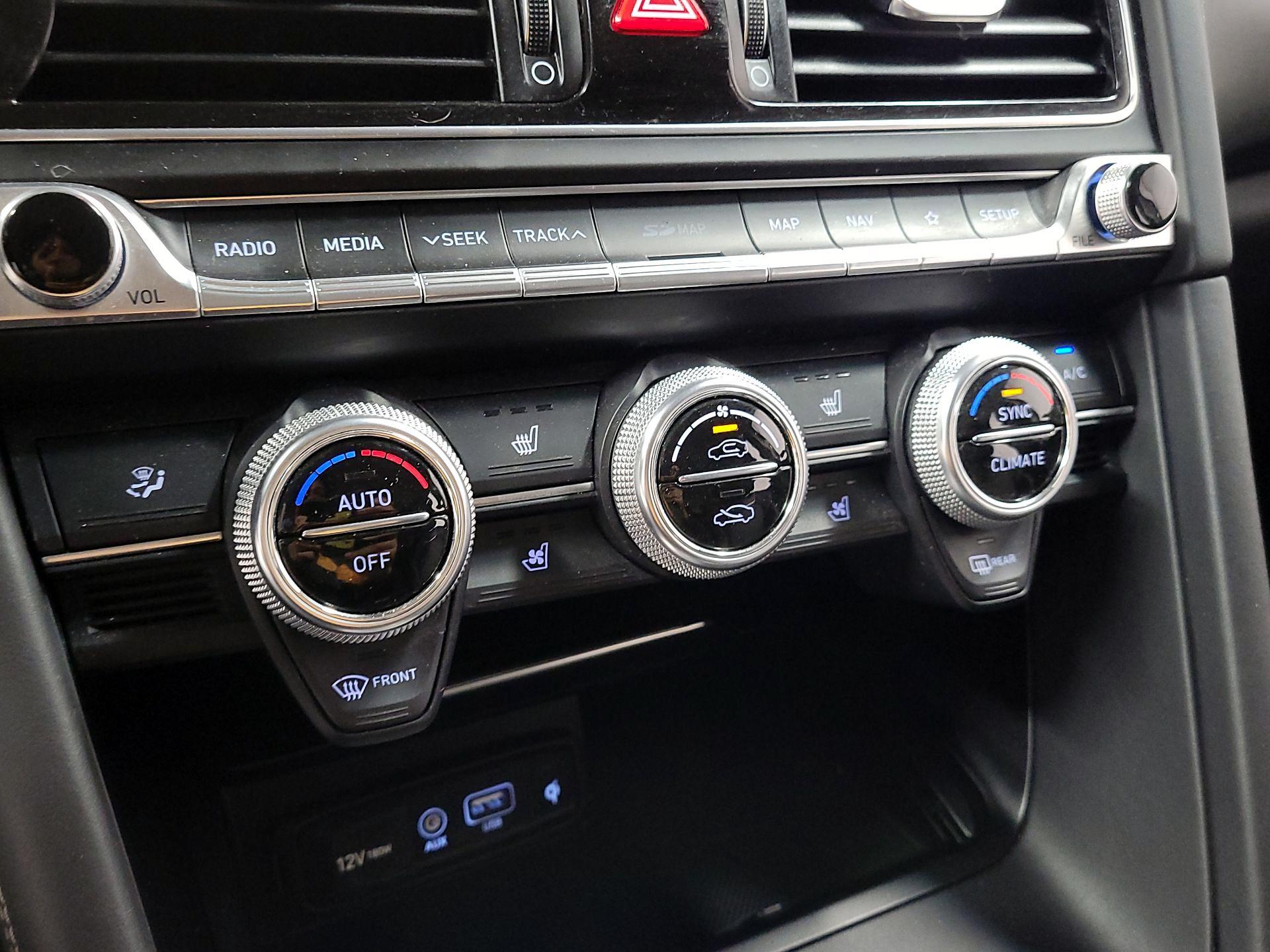 Thumbnail: 2019 Genesis G70 - 15