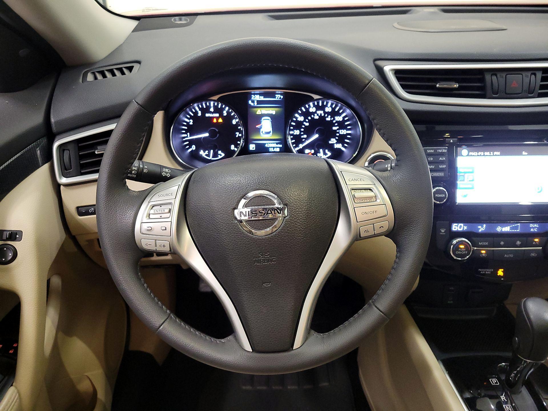 Thumbnail: 2016 Nissan Rogue - 10