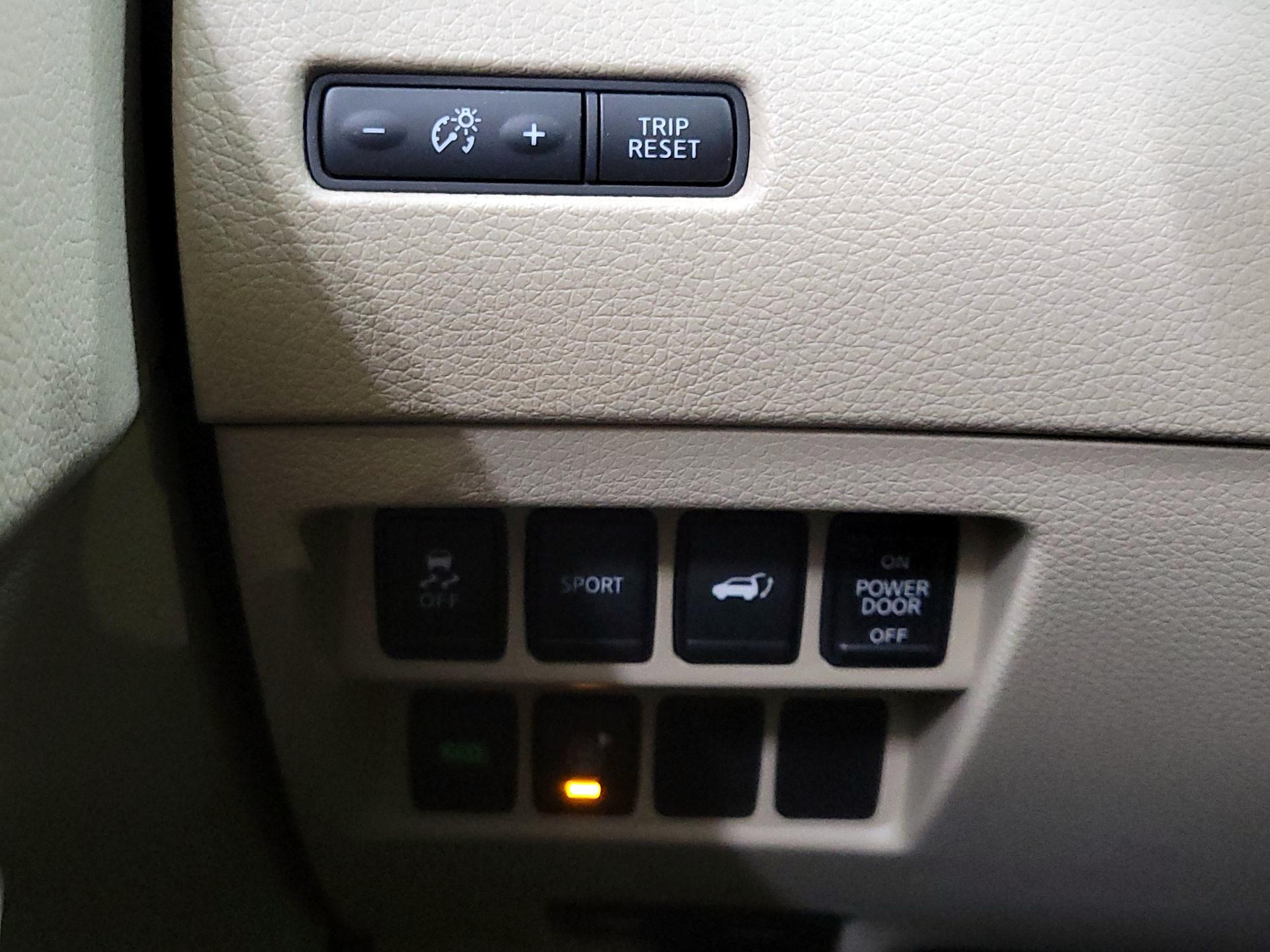 Thumbnail: 2016 Nissan Rogue - 13