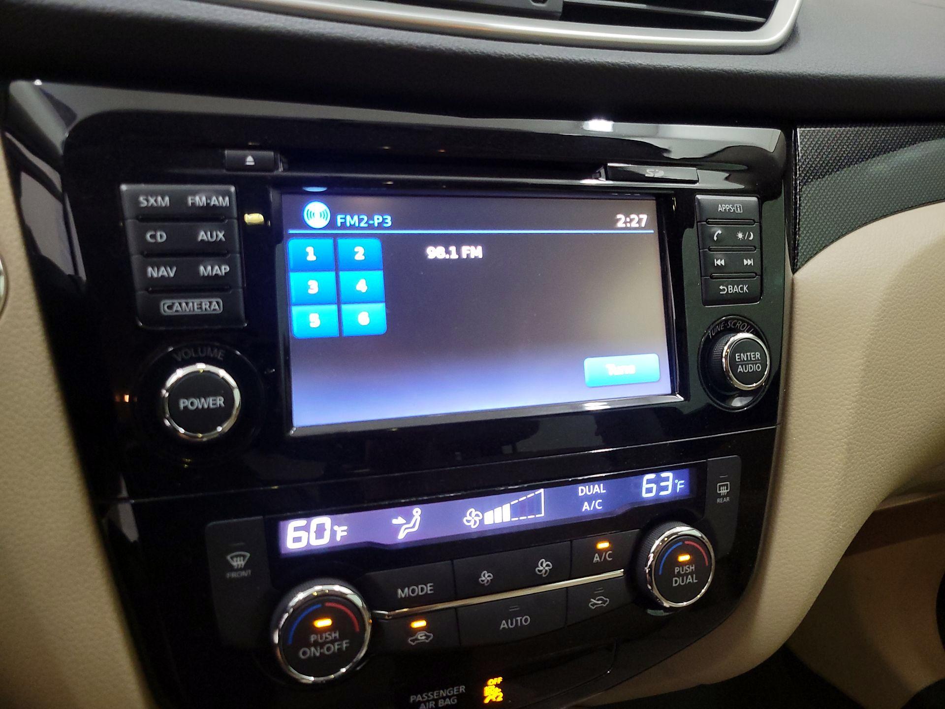 Thumbnail: 2016 Nissan Rogue - 16