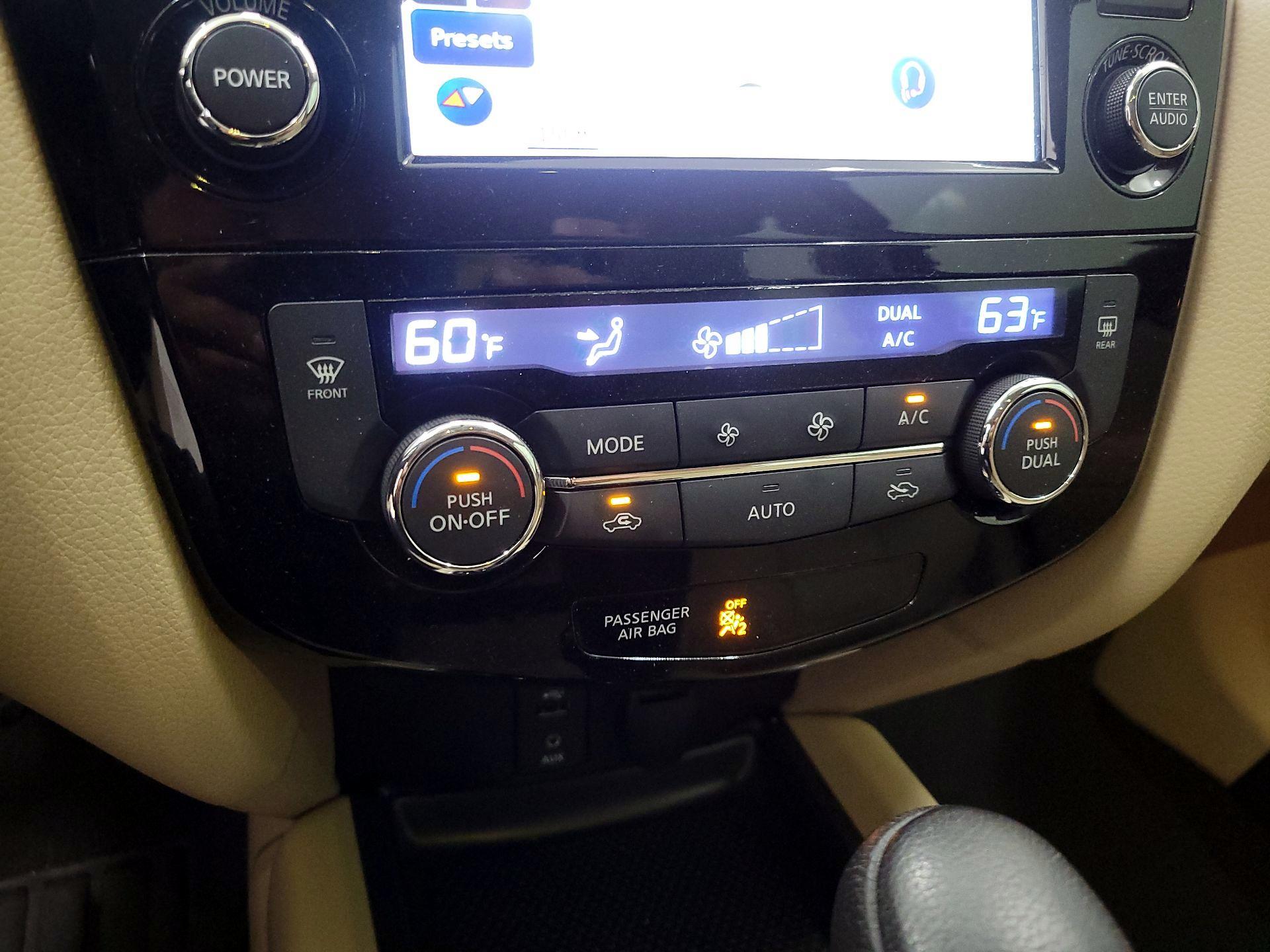 Thumbnail: 2016 Nissan Rogue - 17