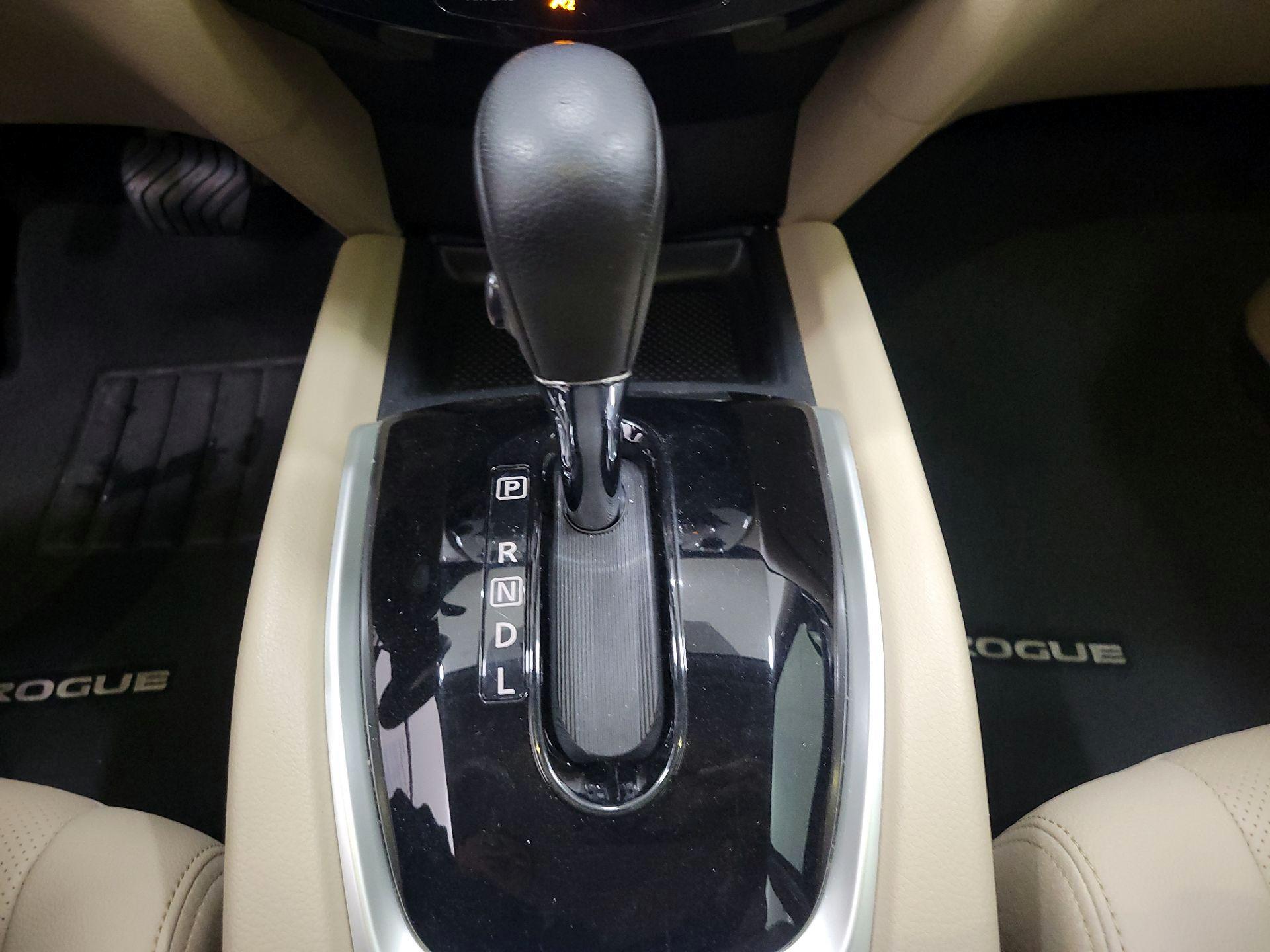 Thumbnail: 2016 Nissan Rogue - 18