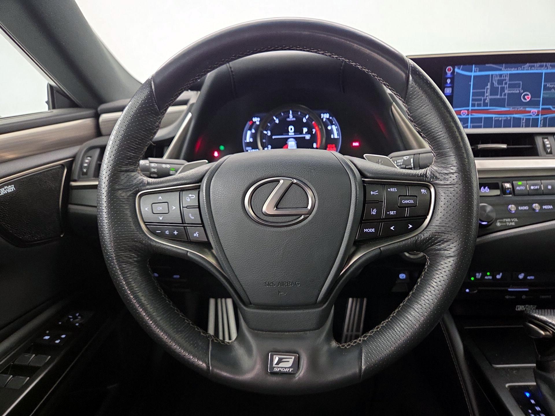 Thumbnail: 2019 Lexus ES - 10