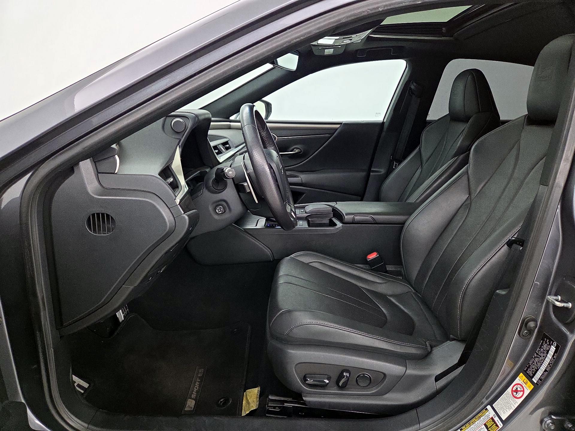 Thumbnail: 2019 Lexus ES - 11