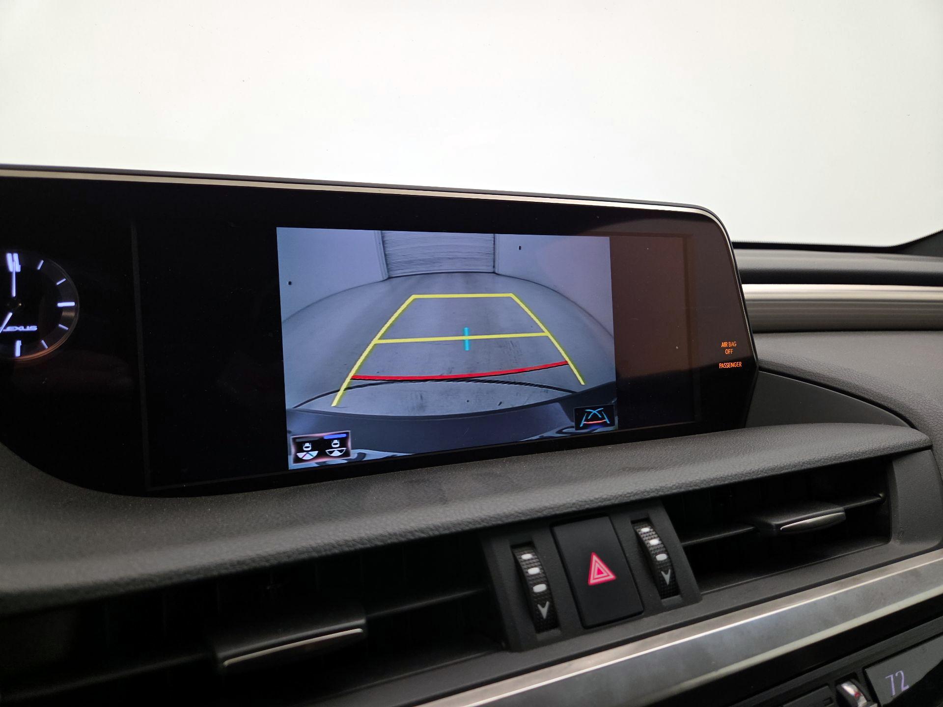 Thumbnail: 2019 Lexus ES - 15