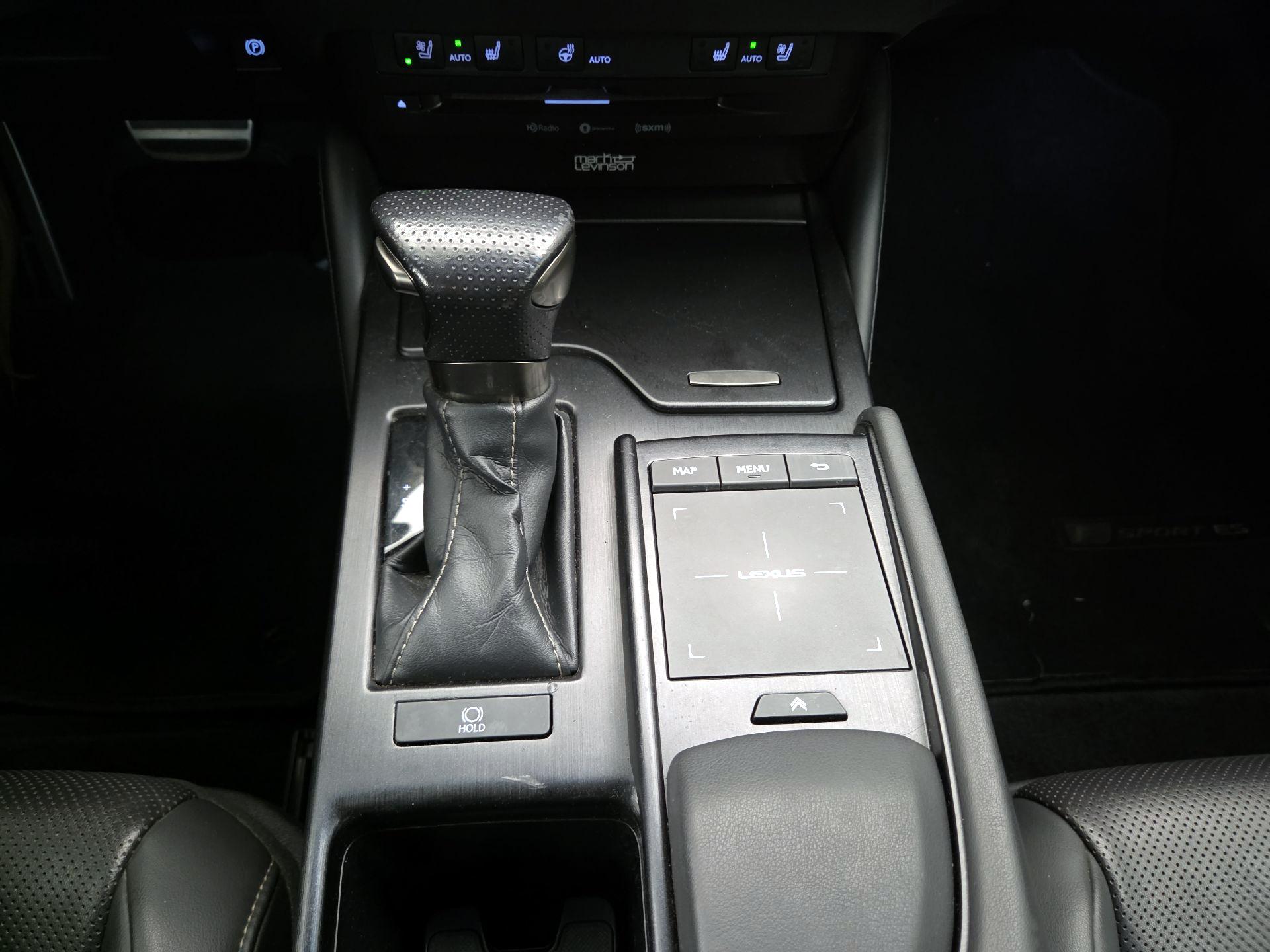 Thumbnail: 2019 Lexus ES - 18