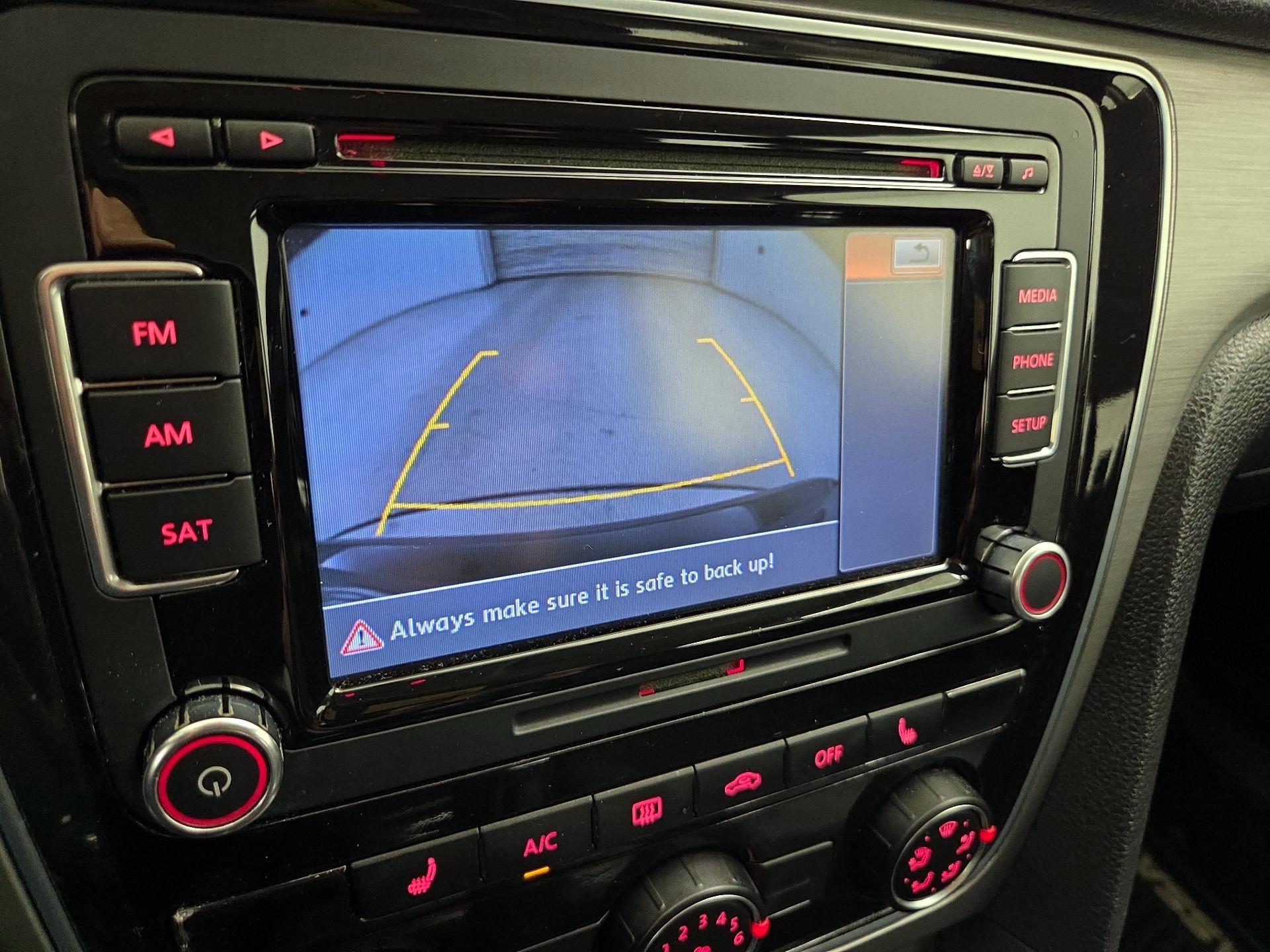 Thumbnail: 2015 Volkswagen Passat - 14