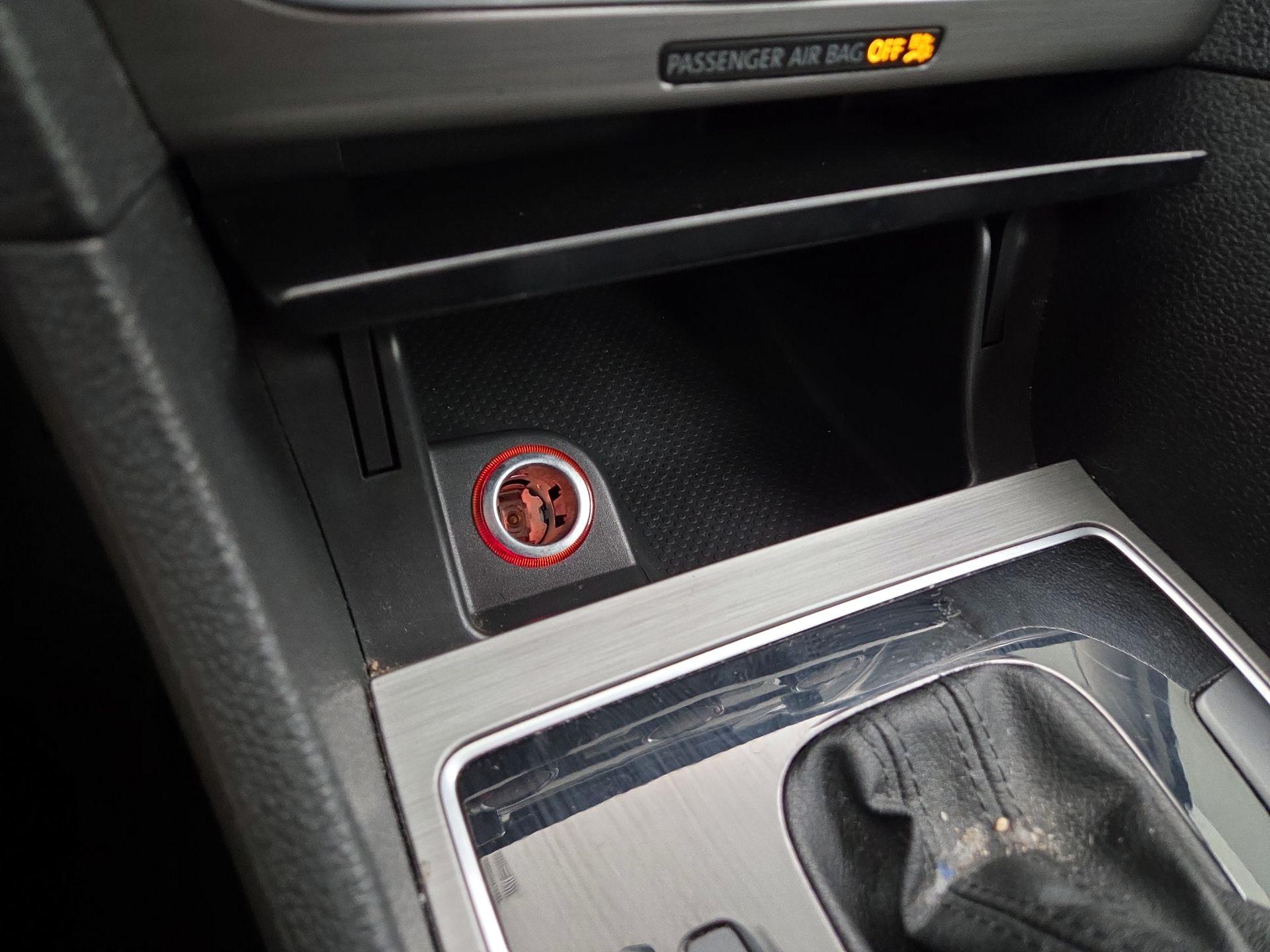 Thumbnail: 2015 Volkswagen Passat - 18