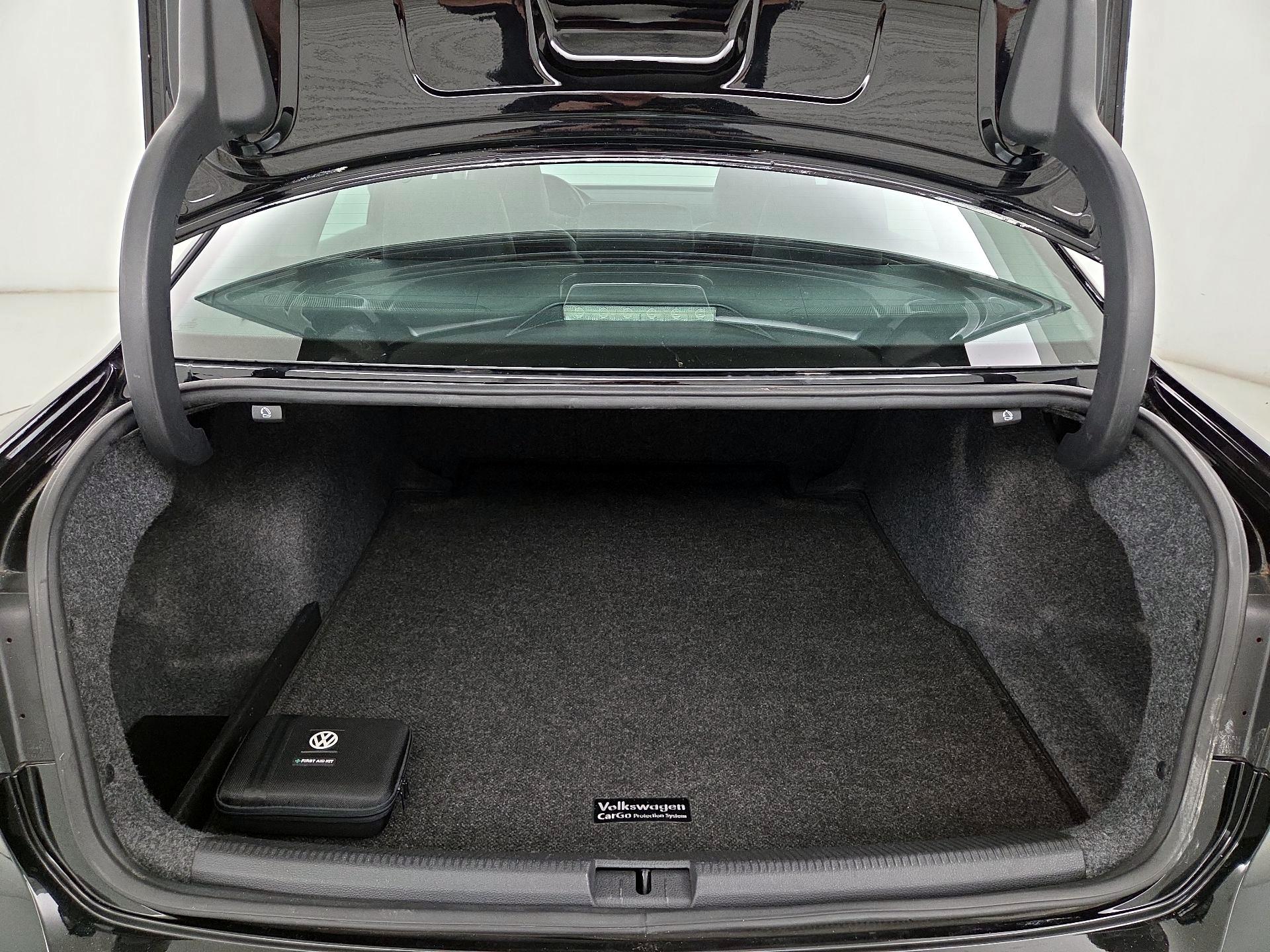 Thumbnail: 2015 Volkswagen Passat - 20