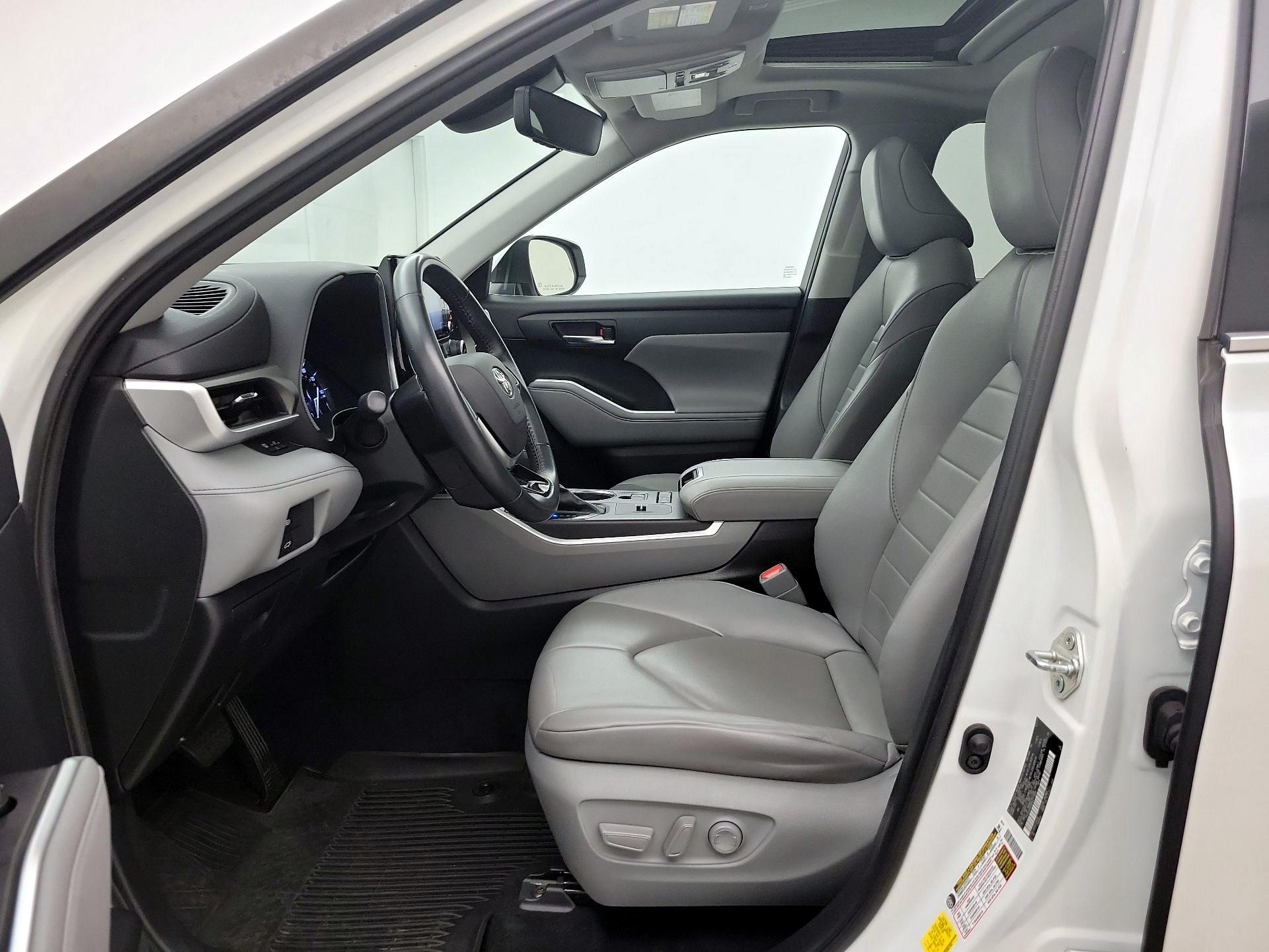 Thumbnail: 2021 Toyota Highlander - 11